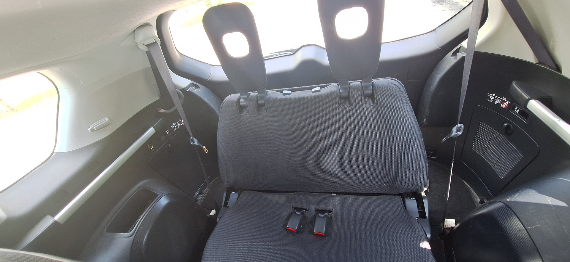 PEUGEOT 4007 2.4 Platinum Edition CVT-image-10