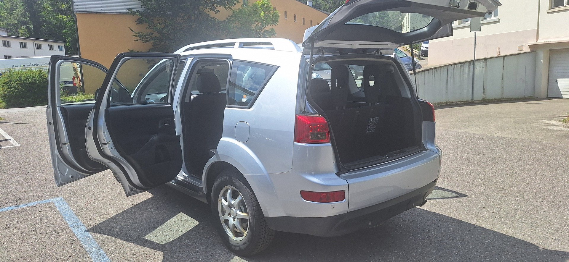PEUGEOT 4007 2.4 Platinum Edition CVT-image-17