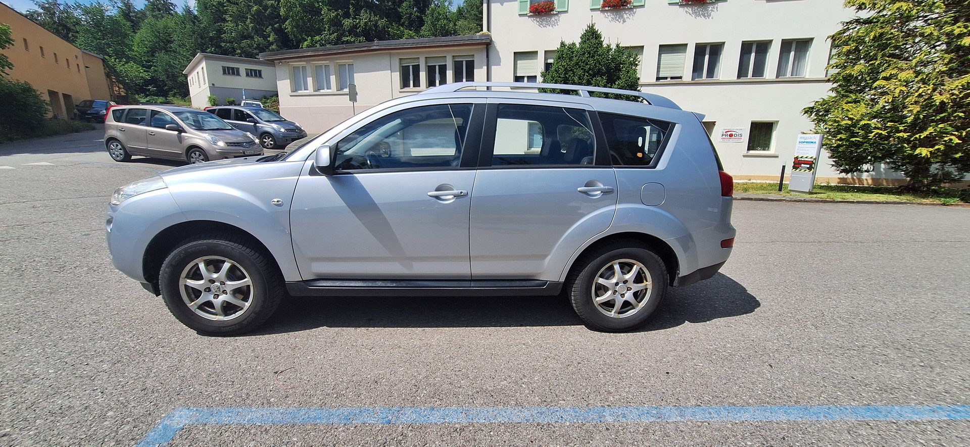 PEUGEOT 4007 2.4 Platinum Edition CVT-showroom-element-3