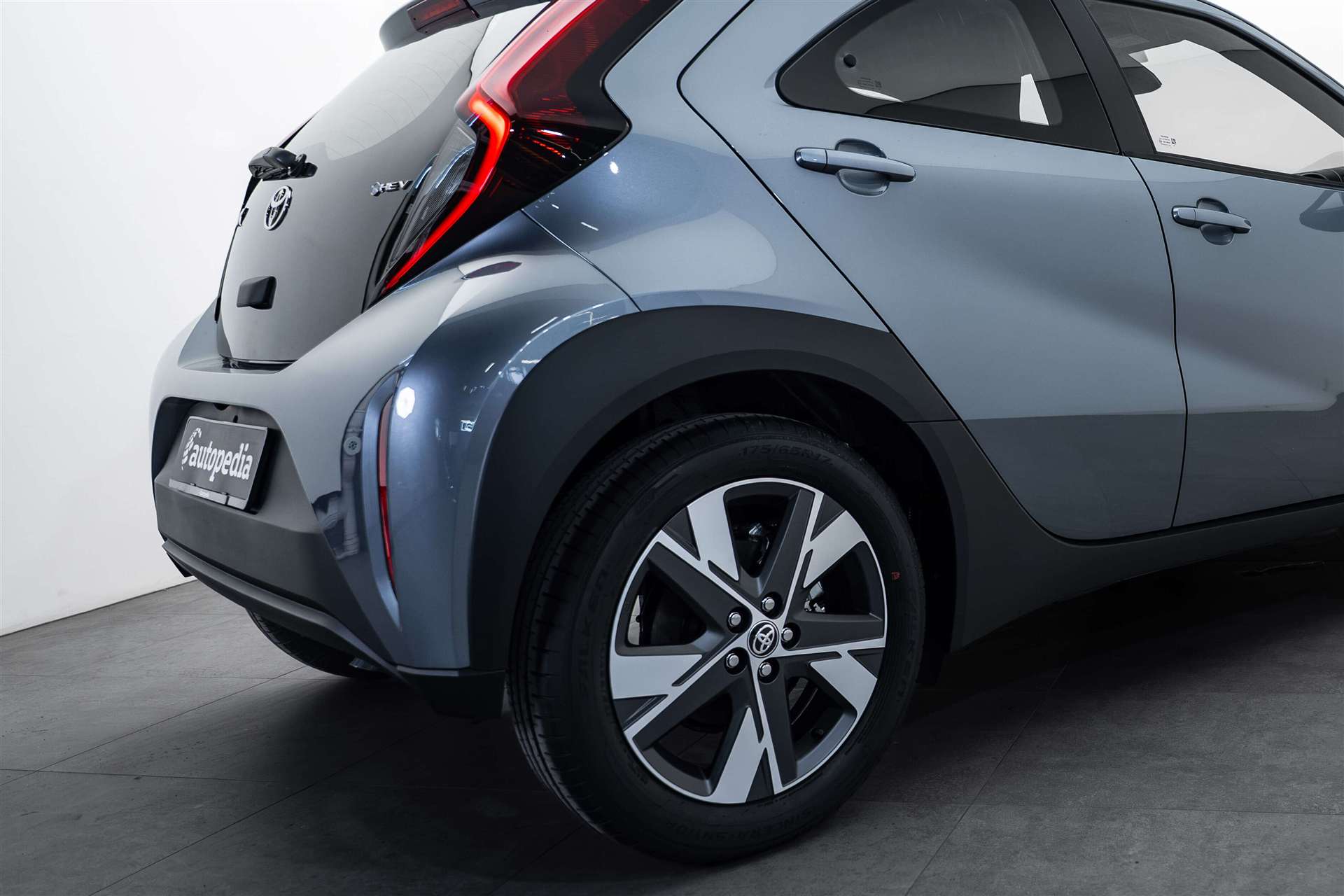 TOYOTA Aygo X 1.5 Comfort NEUES MODELL e-CVT Automat-showroom-element-3
