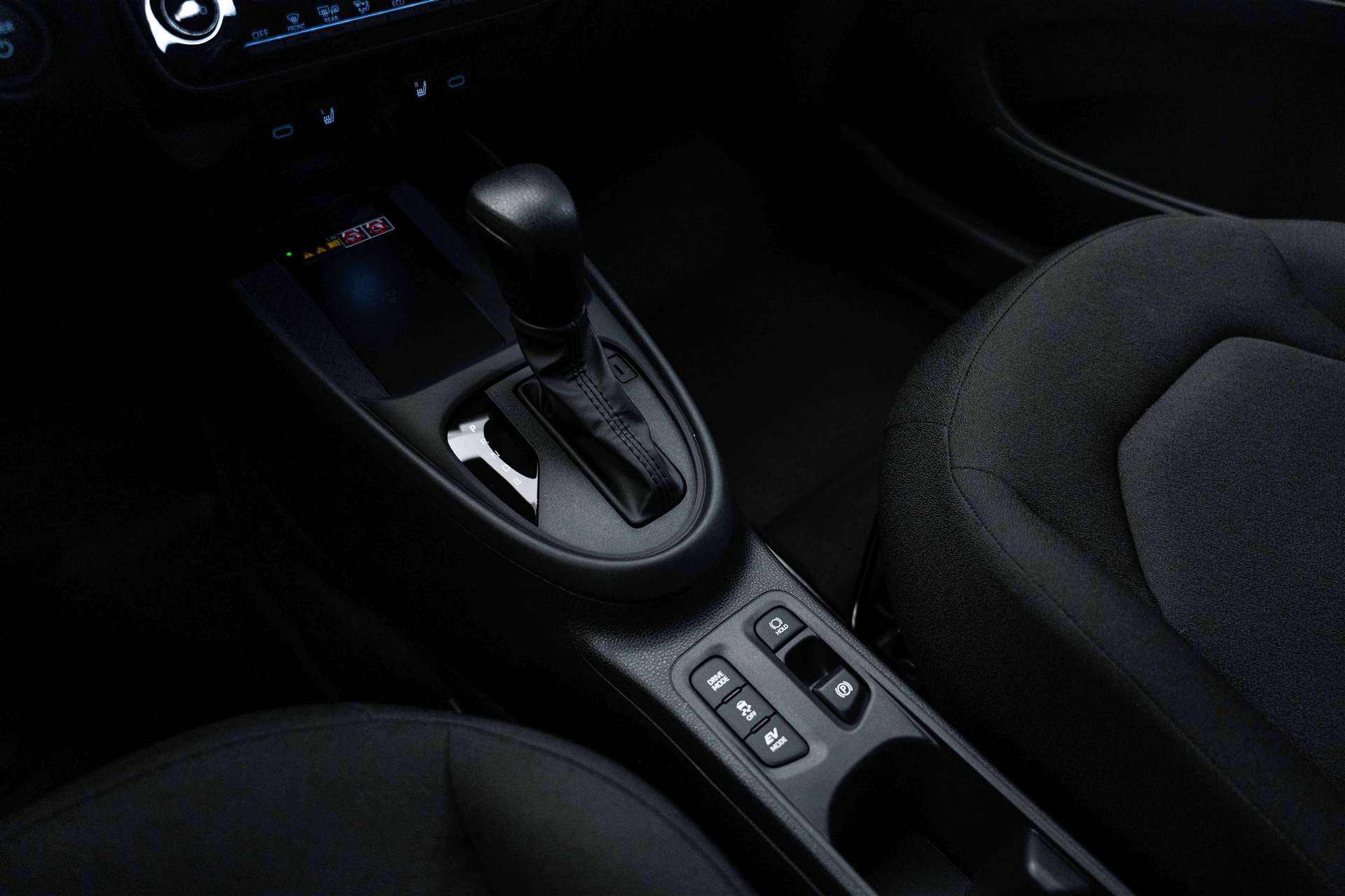 TOYOTA Aygo X 1.5 Comfort NEUES MODELL e-CVT Automat-image-23