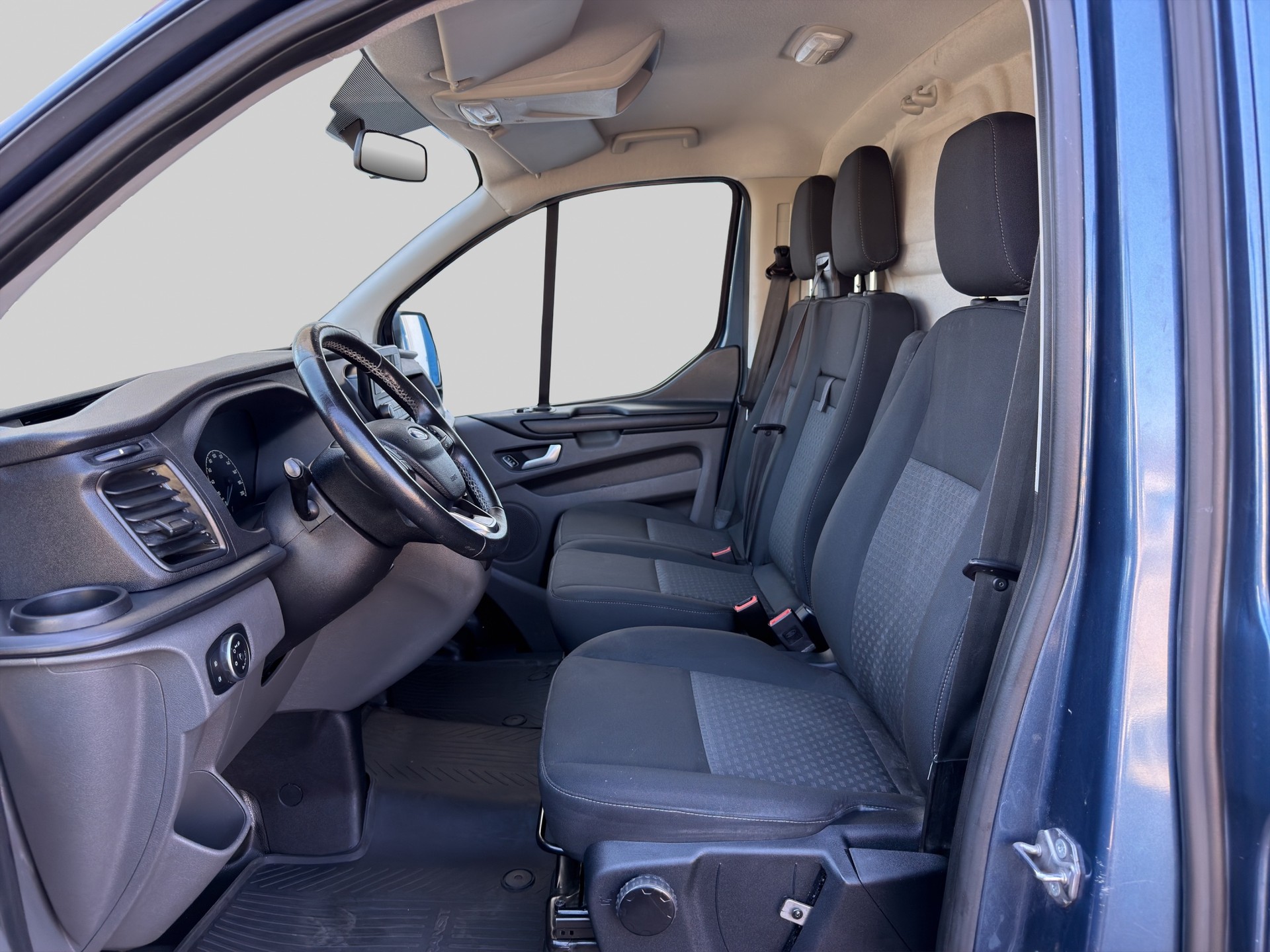 FORD Transit Custom Van 300 L1H1 Trend A-image-5