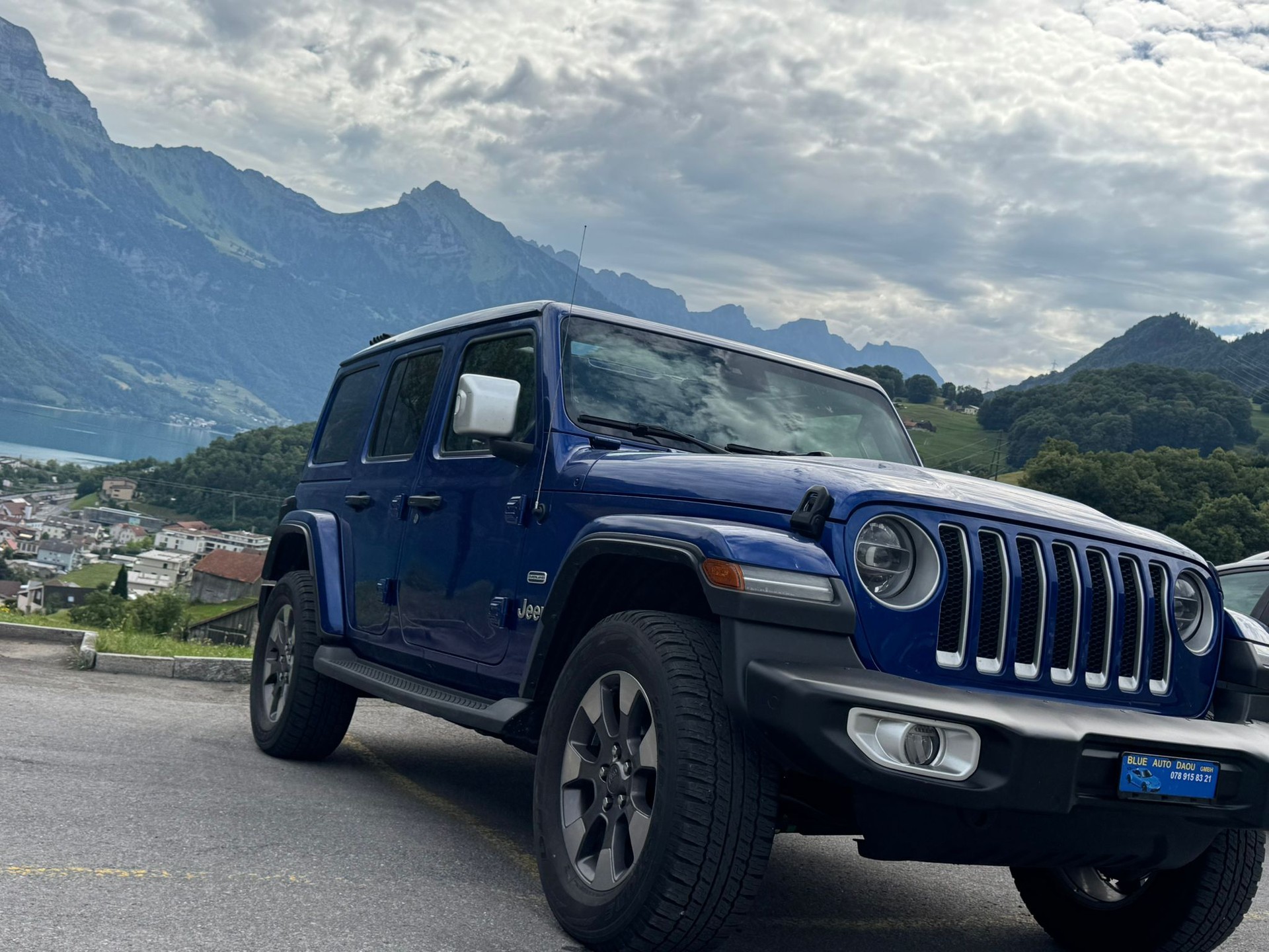 JEEP Wrangler 2.2MJ Unlimited Sahara Automatic-showroom-element-3