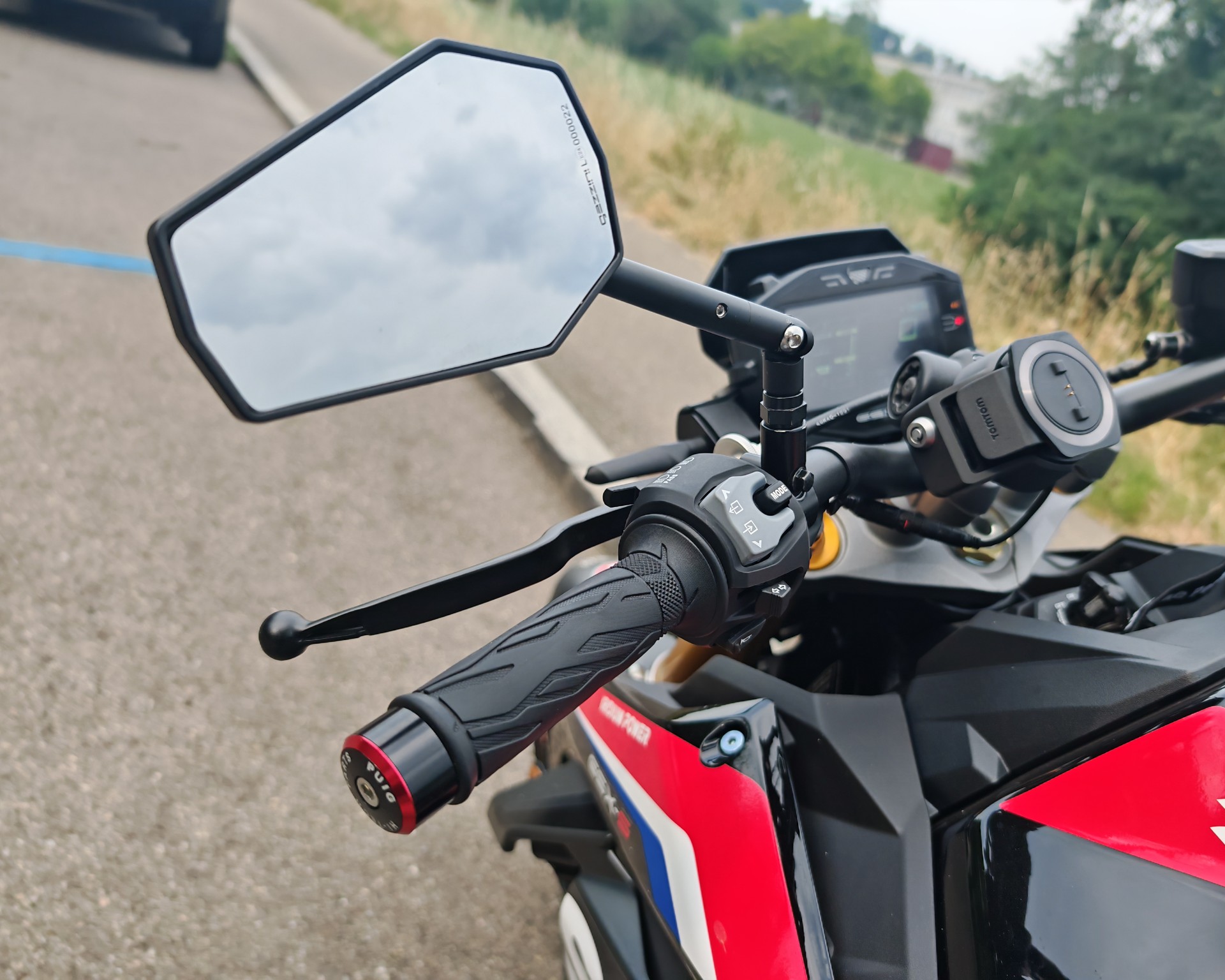 SUZUKI GSX-S 1000 EVO-image-8