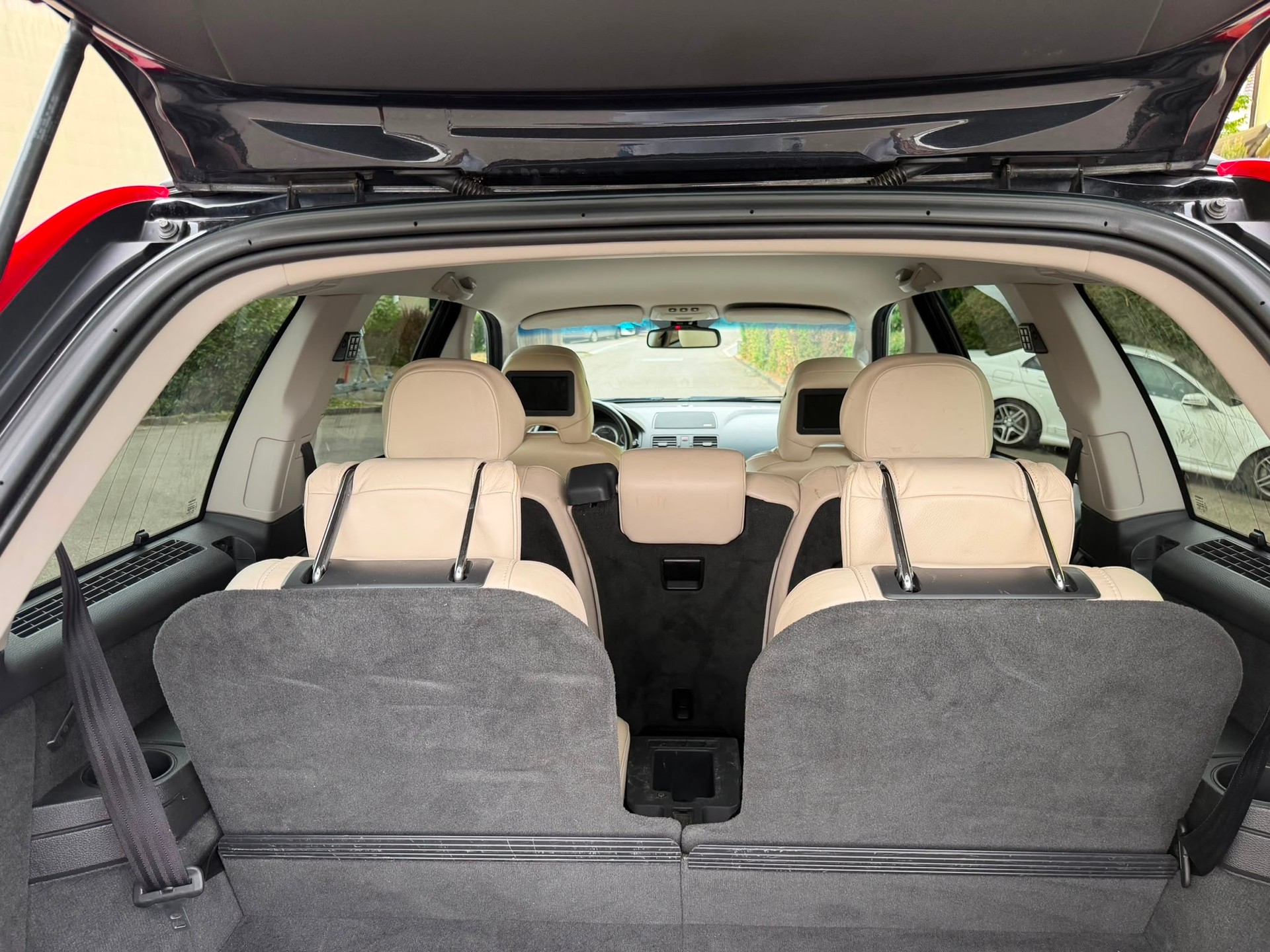 VOLVO XC90 D5 AWD Kinetic-image-11