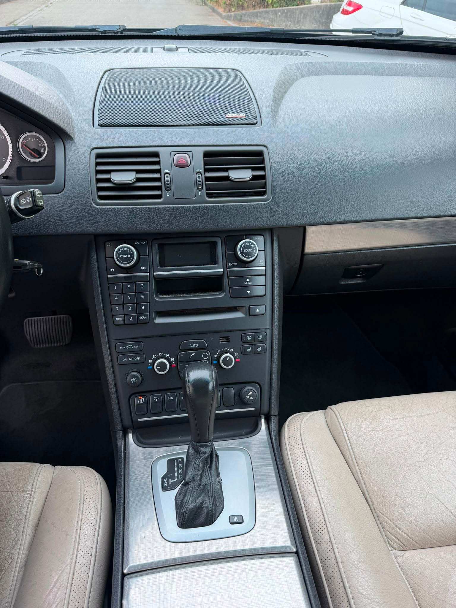 VOLVO XC90 D5 AWD Kinetic-image-7