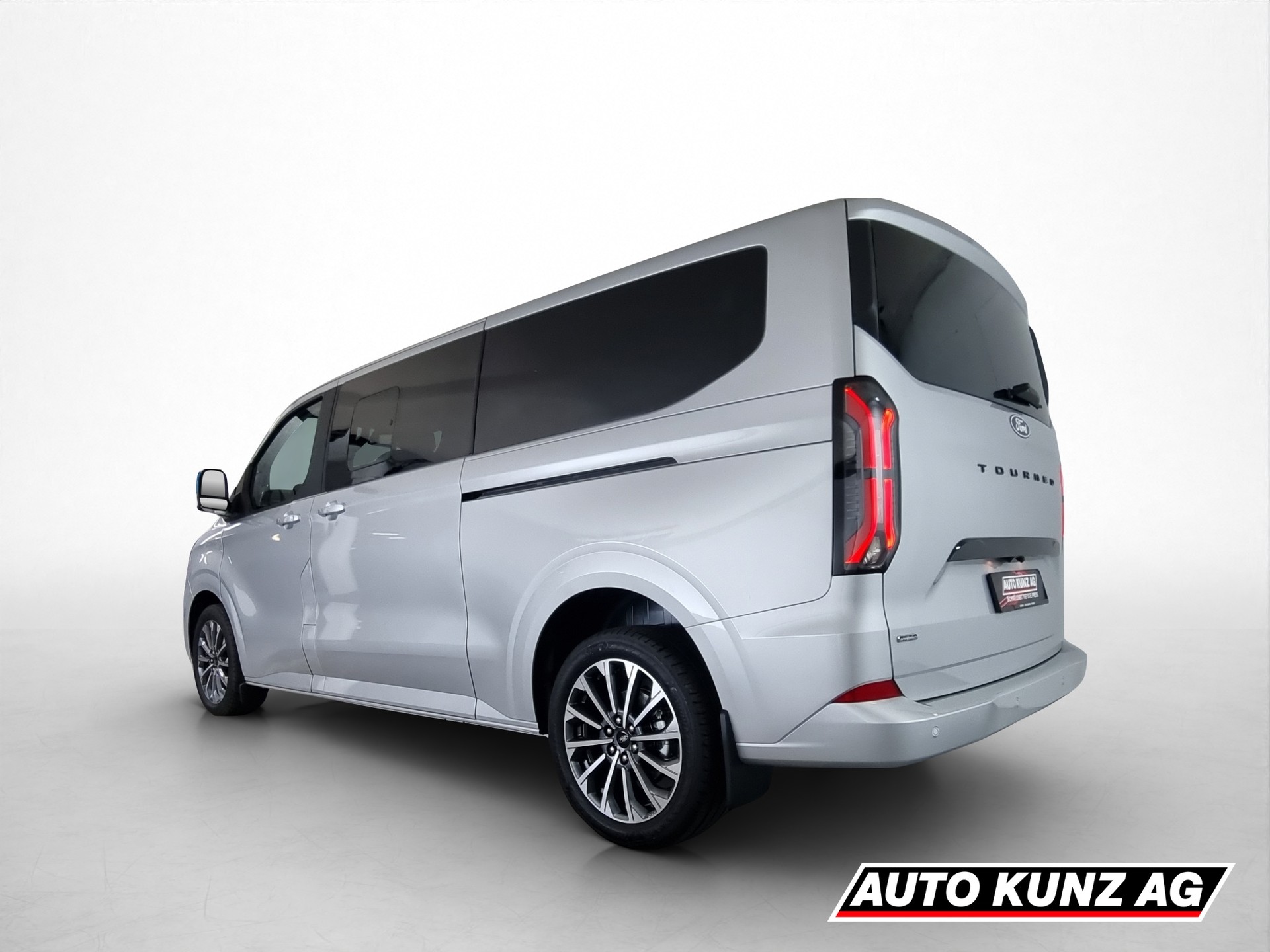 FORD Tourneo Custom Titanium X L2H1 8-Plätzer-showroom-element-3