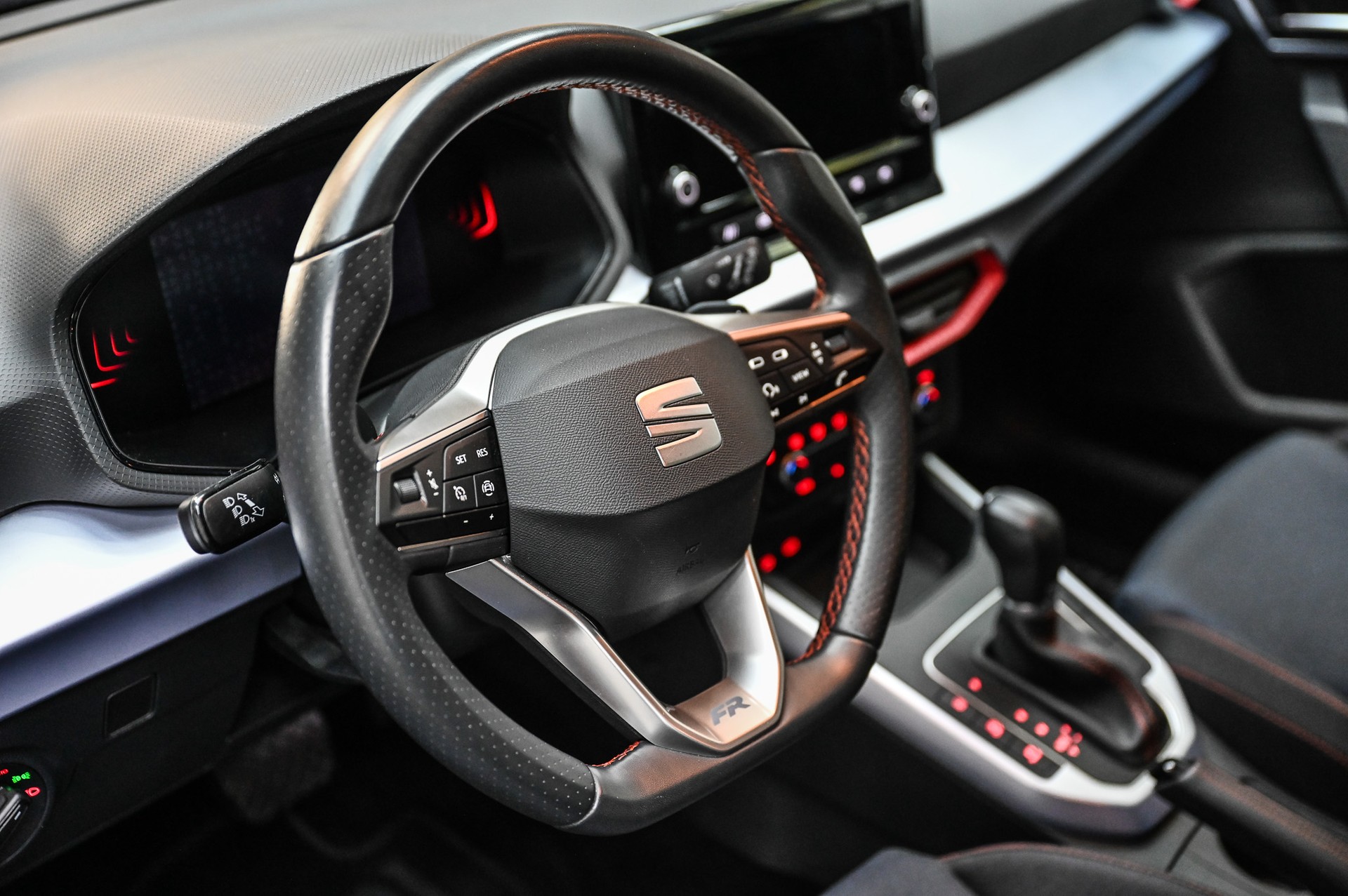 SEAT Arona 1.0 TSI 115 FR DSG-image-16
