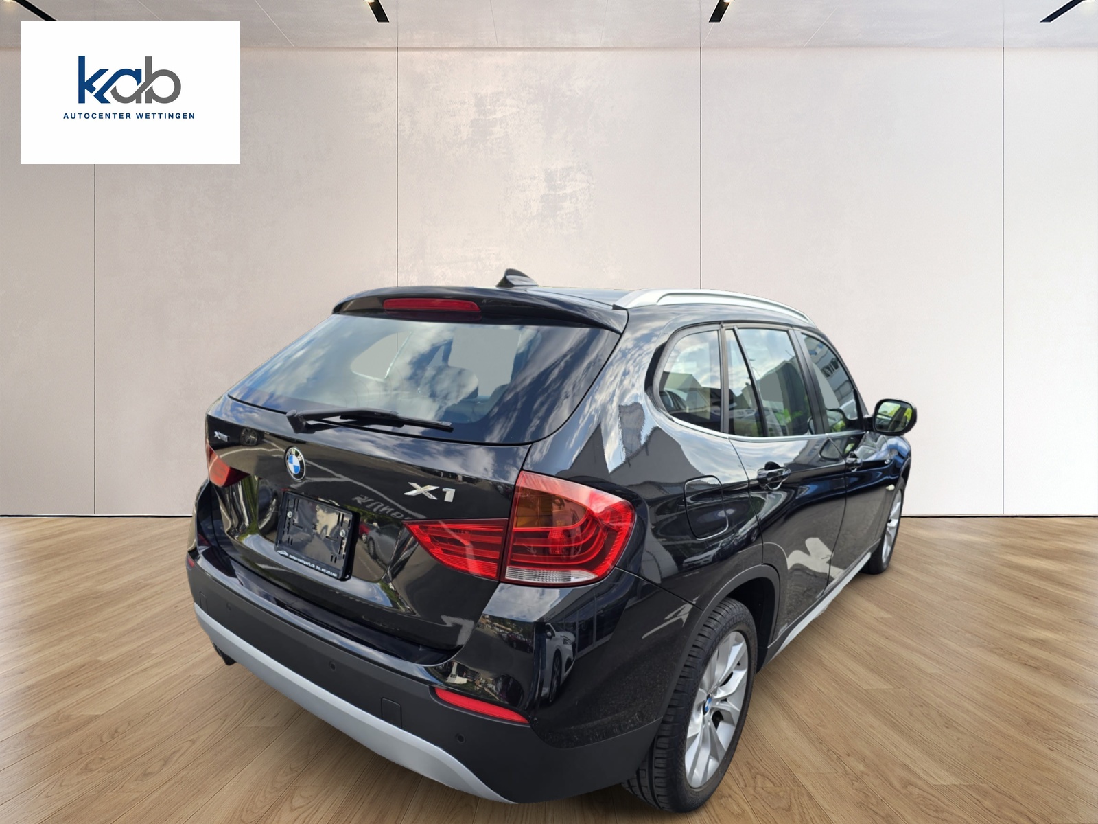 BMW X1 xDrive 28i Steptronic-showroom-element-3