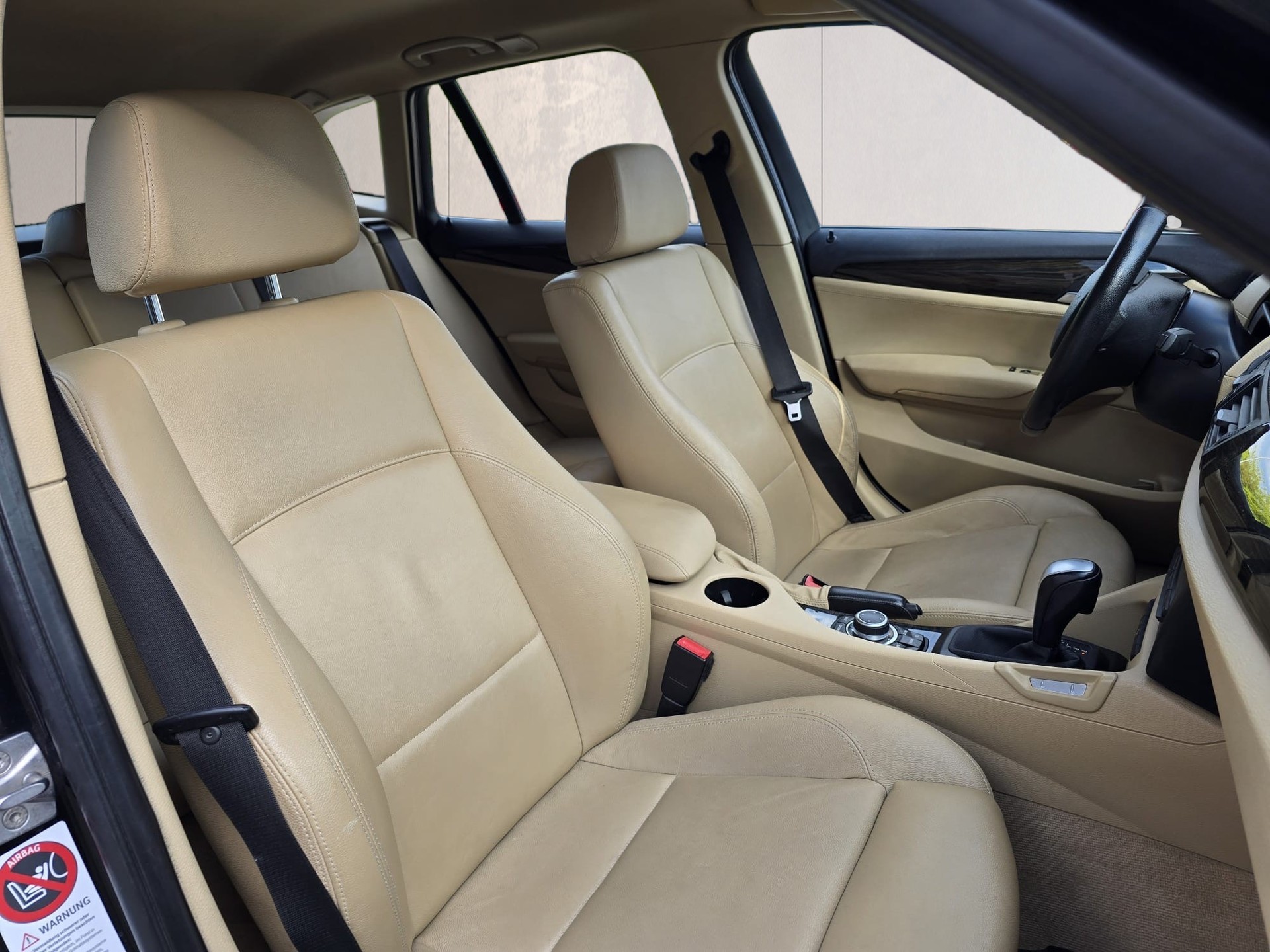 BMW X1 xDrive 28i Steptronic-image-18