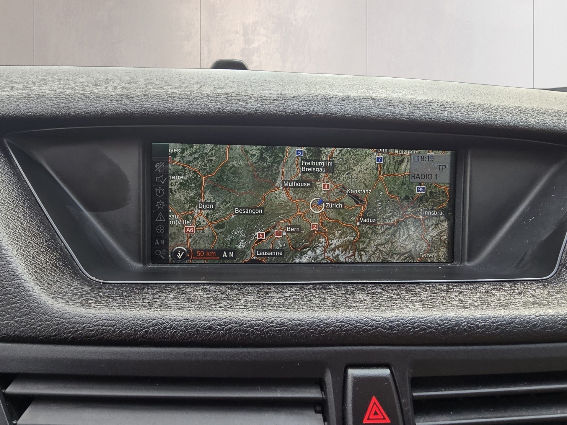 BMW X1 xDrive 28i Steptronic-image-12
