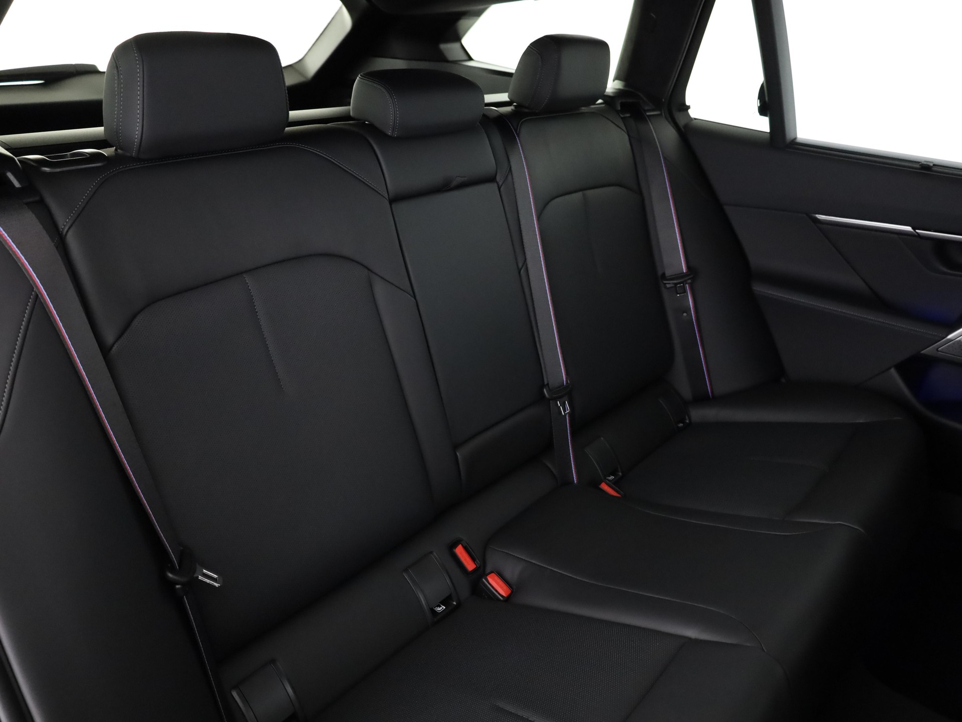 BMW M5 xDrive Touring-image-17