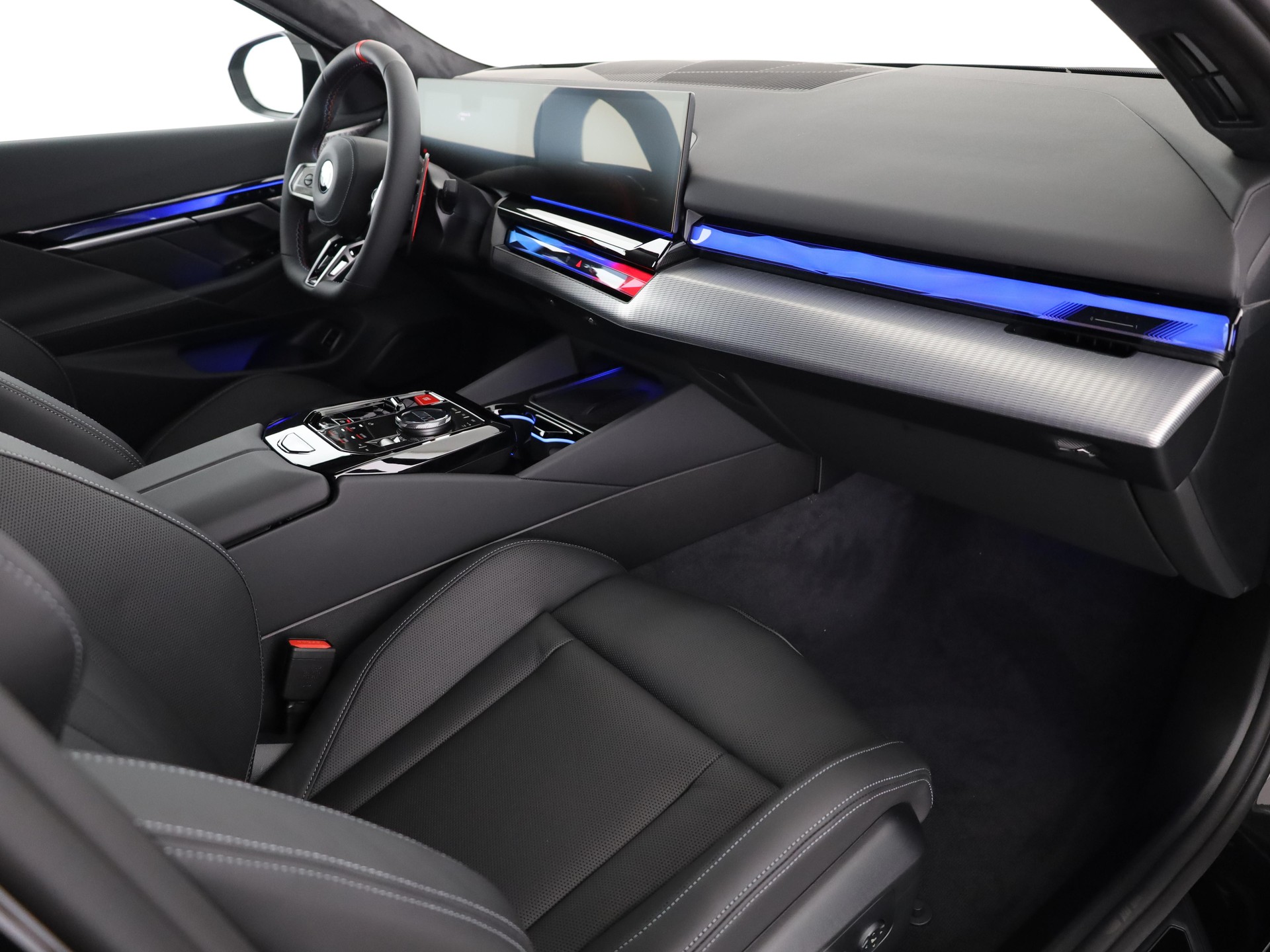 BMW M5 xDrive Touring-image-15
