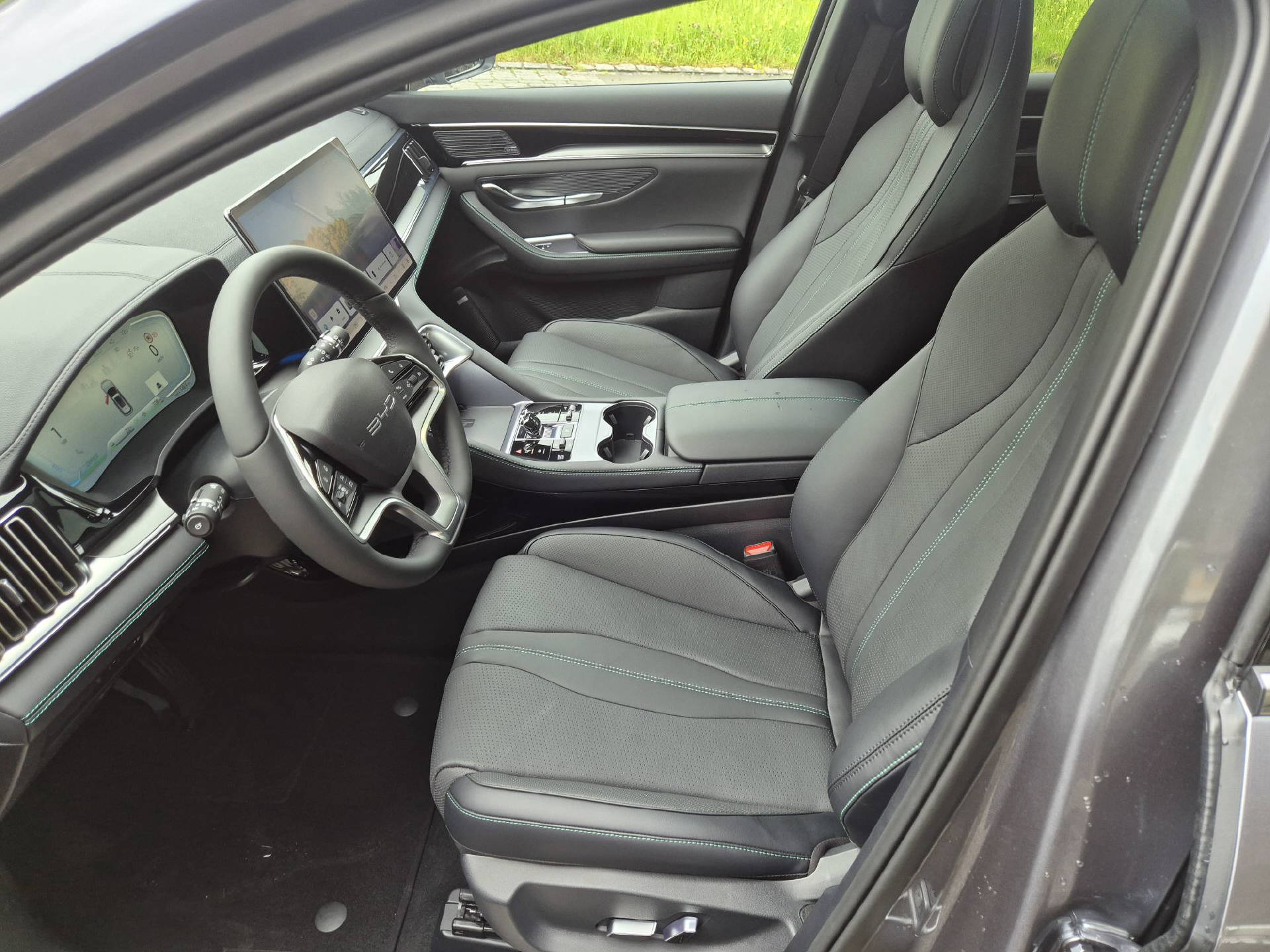 BYD Seal U DM-i Design AWD-image-9