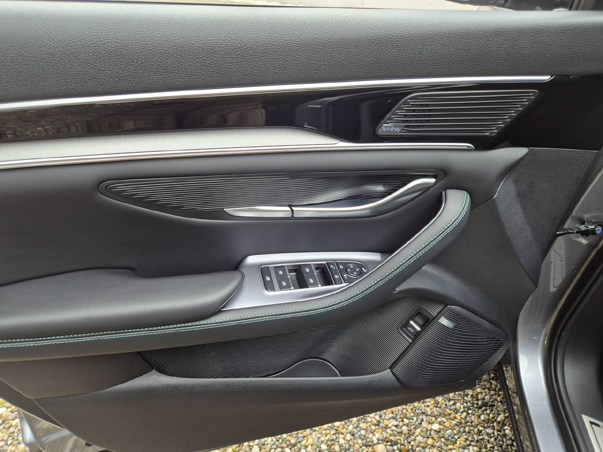 BYD Seal U DM-i Design AWD-image-15