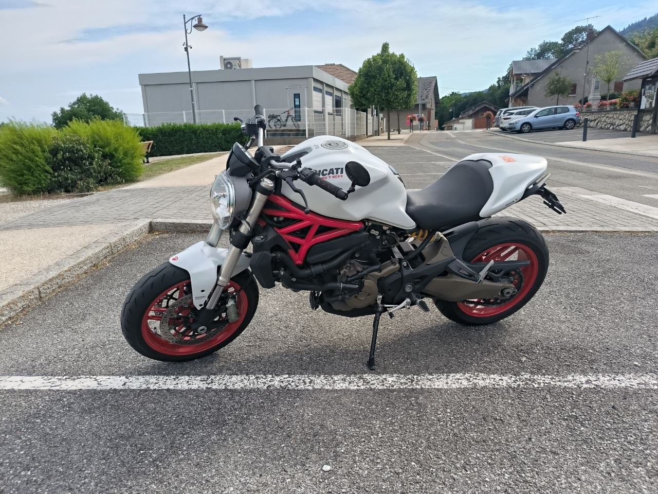 DUCATI Monster 821-image-0