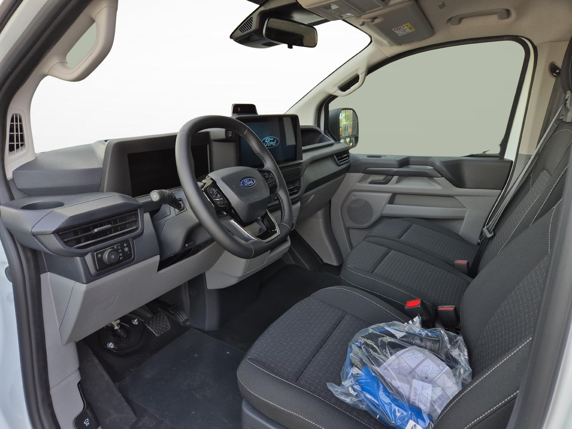 FORD Transit C Van 320 L1 2.5 Duratec 233 Trend PHEV ab 0.99% Leasing-showroom-element-3