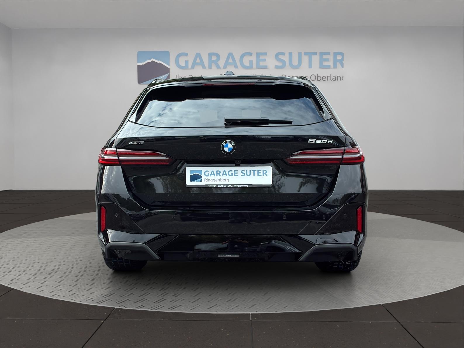 BMW 520d xDrive Touring-showroom-element-3