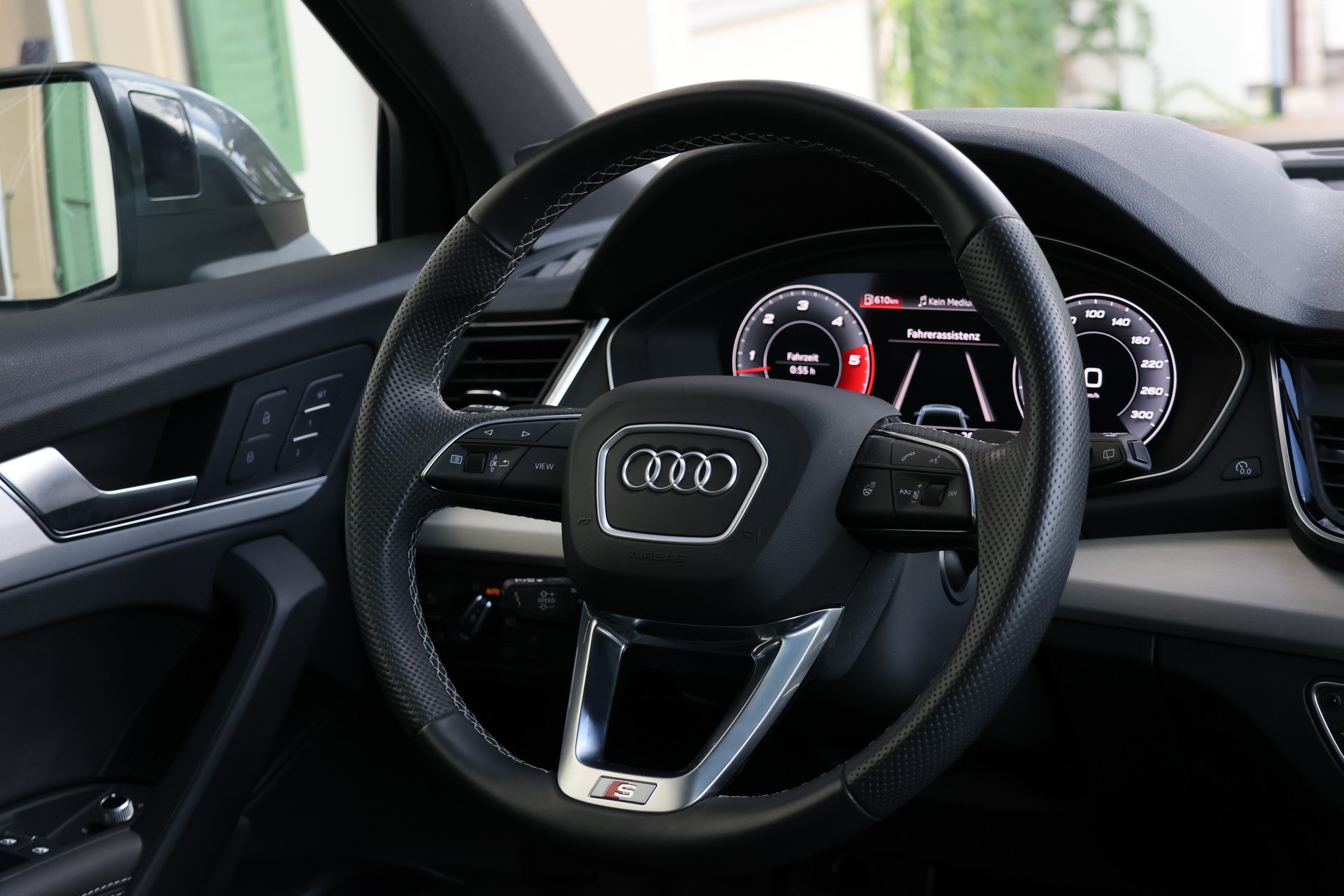 AUDI SQ5 TDI quattro tiptronic-image-14
