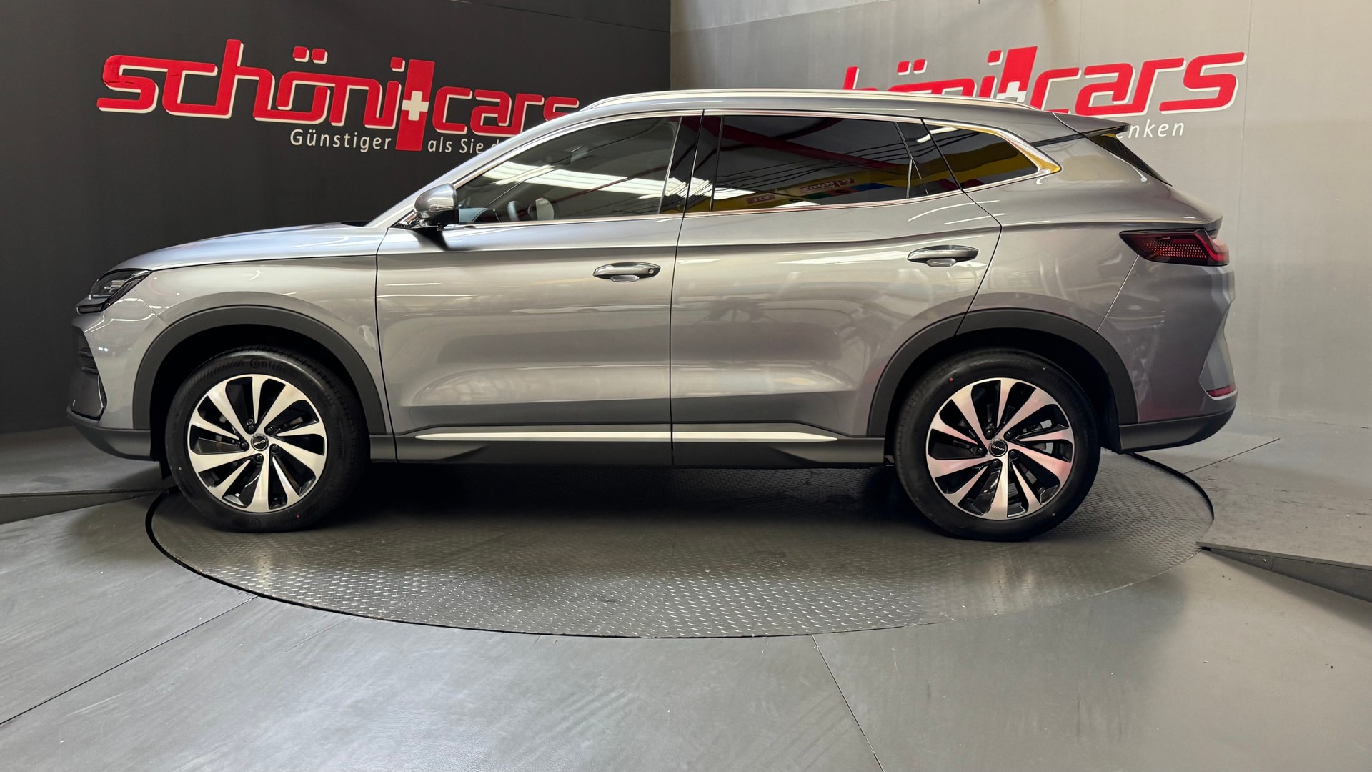 BYD Seal U DM-i Design AWD-showroom-element-1