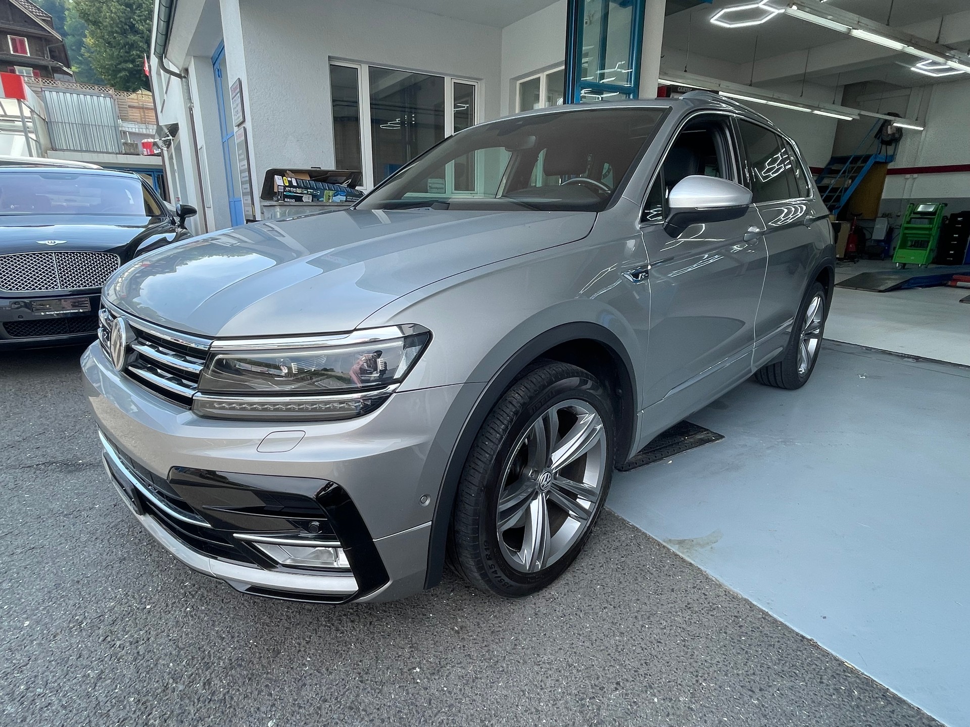 VW Tiguan 2.0TSI R-Line Highline 4Motion DSG