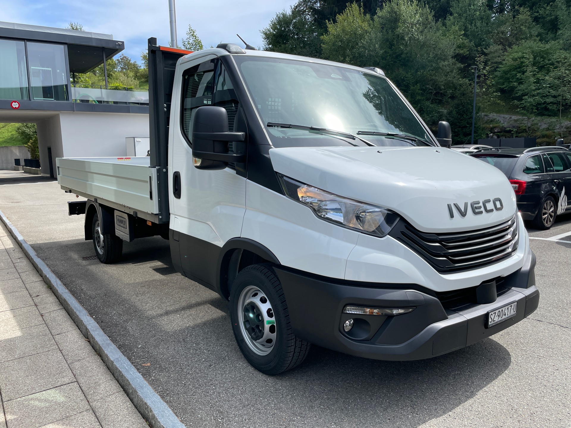 IVECO 35 S 16H Automat Pritsche-showroom-element-2