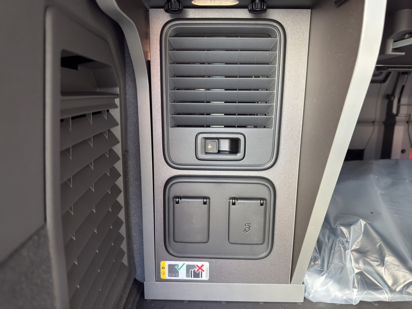VW California 2.0 TDI Beach Tour-image-13
