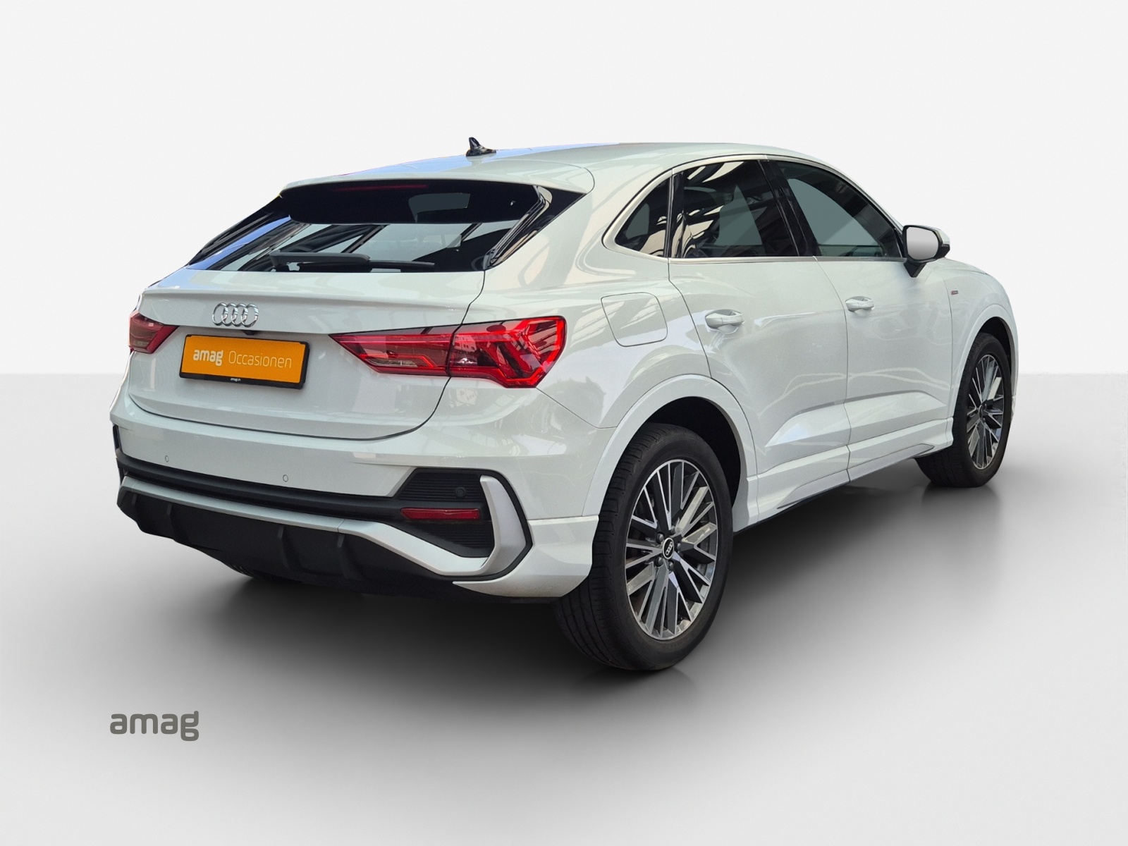 AUDI Q3 Sportback 35 TFSI S line Attraction S-tronic-showroom-element-1