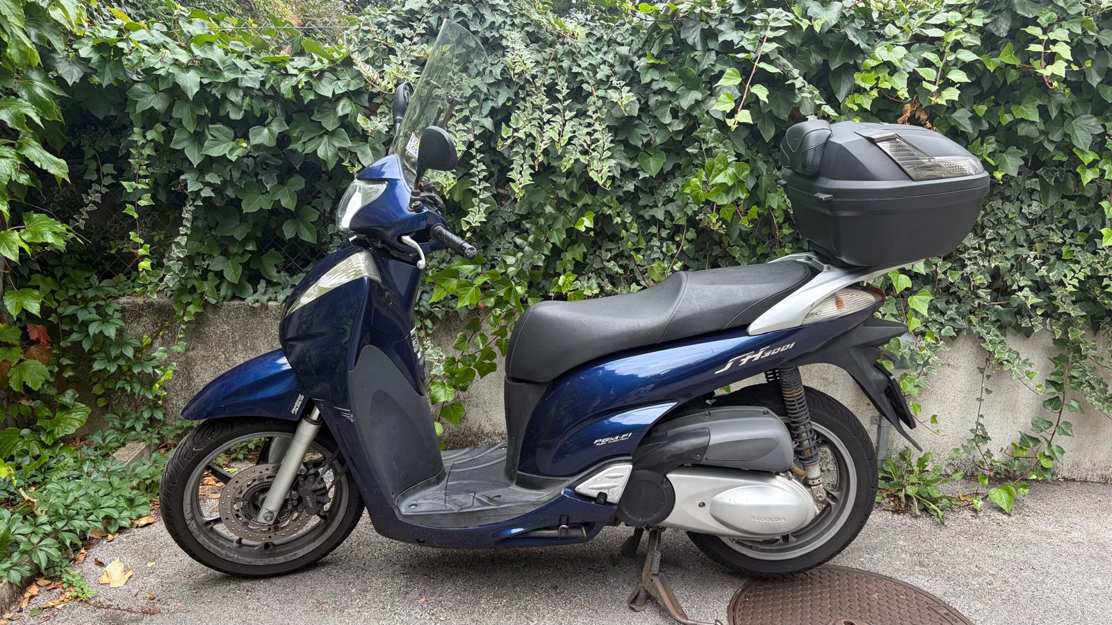 HONDA SH 300 i ABS-image-0