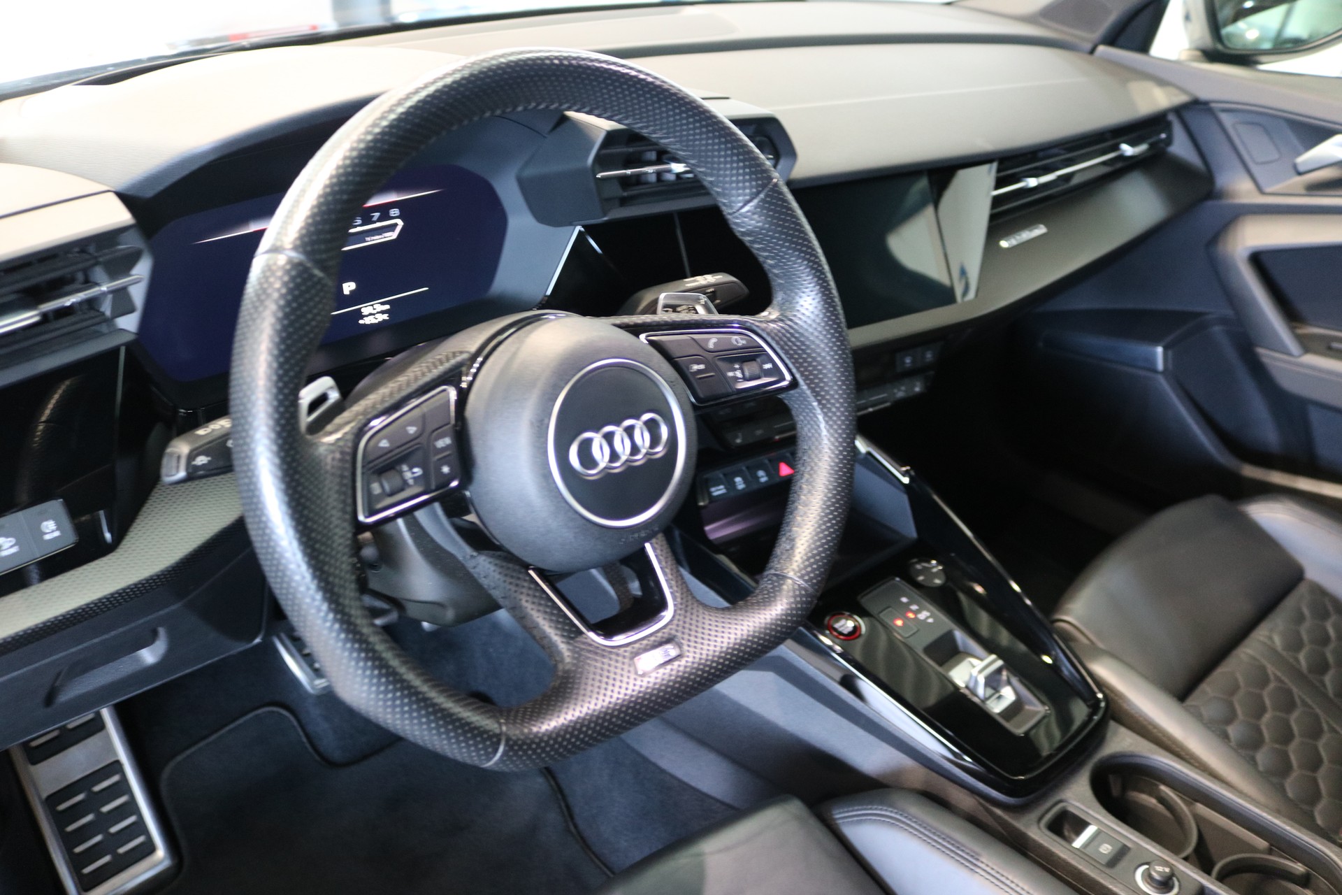 AUDI RS3 Sportback 2.5 TSI quattro S-tronic-showroom-element-1