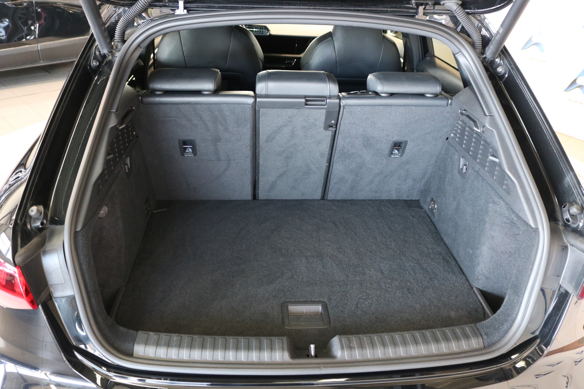 AUDI RS3 Sportback 2.5 TSI quattro S-tronic-image-4