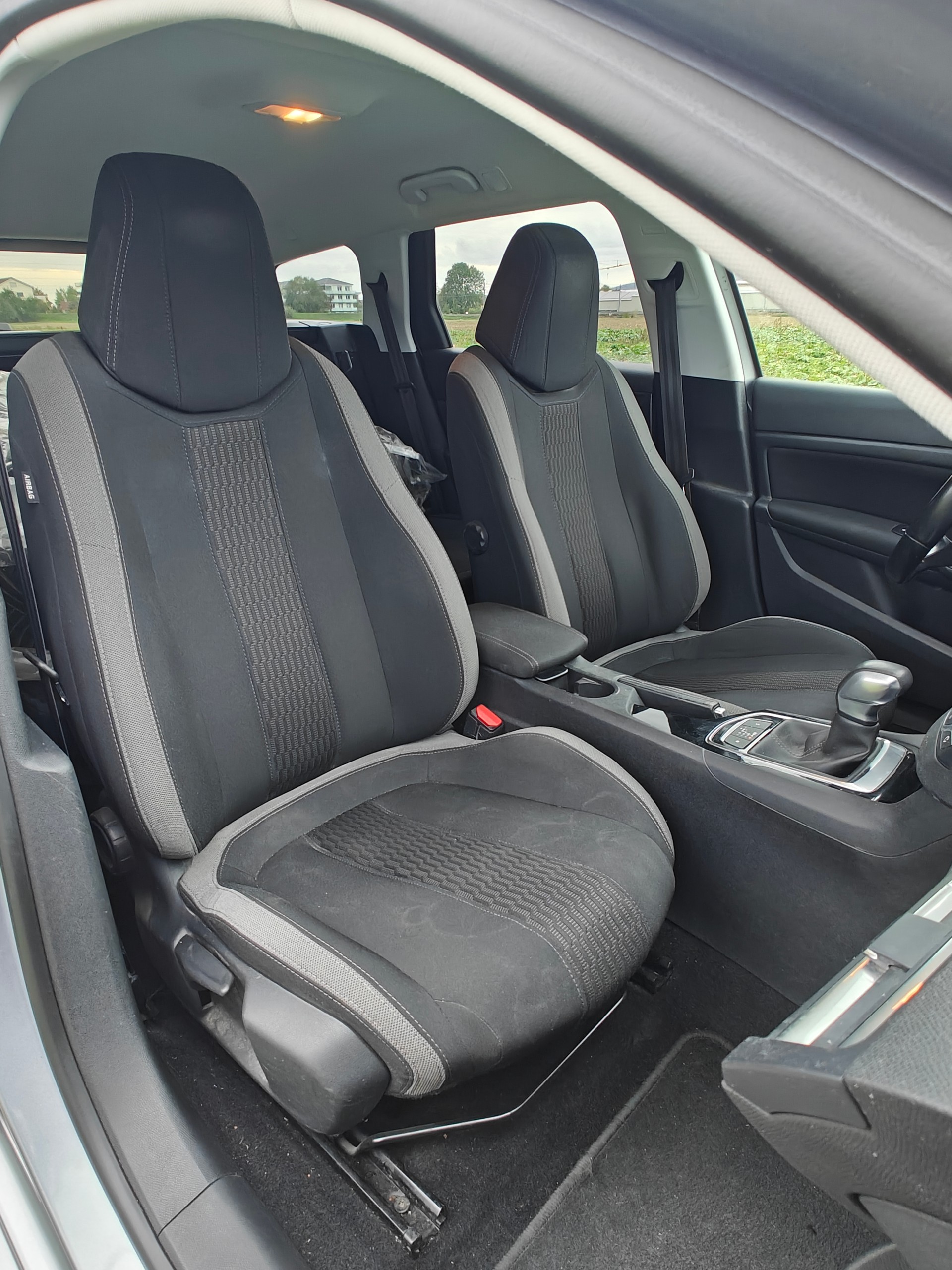 PEUGEOT 308 SW 1.2 THP Style Automatic-image-12