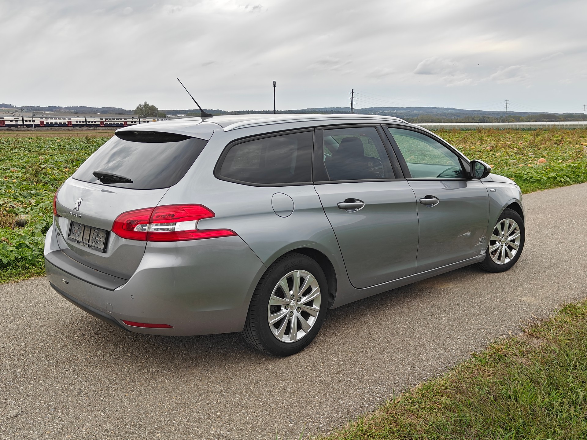 PEUGEOT 308 SW 1.2 THP Style Automatic-showroom-element-3