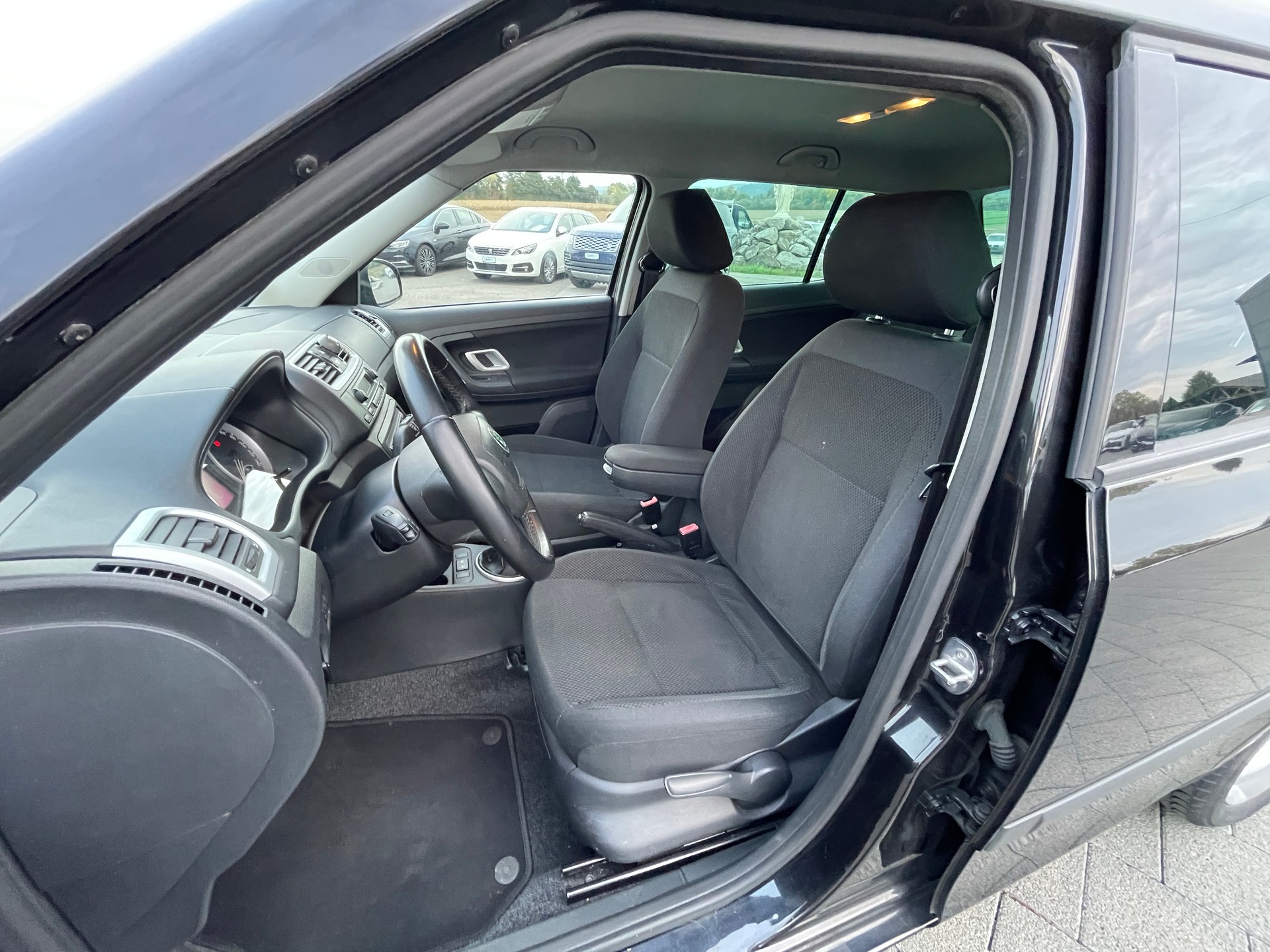 SKODA Fabia 1.4 Elegance-image-11