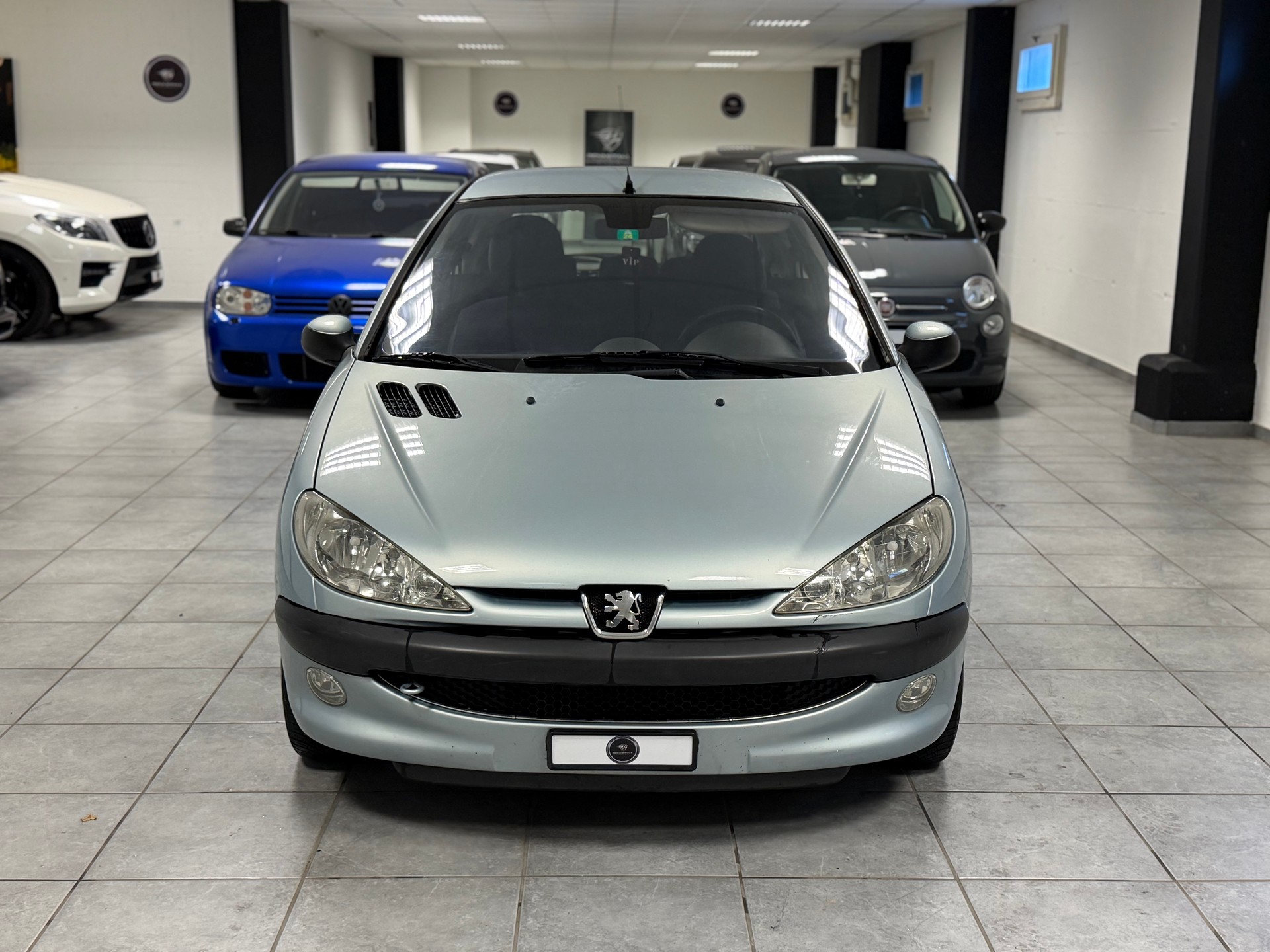 PEUGEOT 206 1.6 16V (XT) Premium-showroom-element-3
