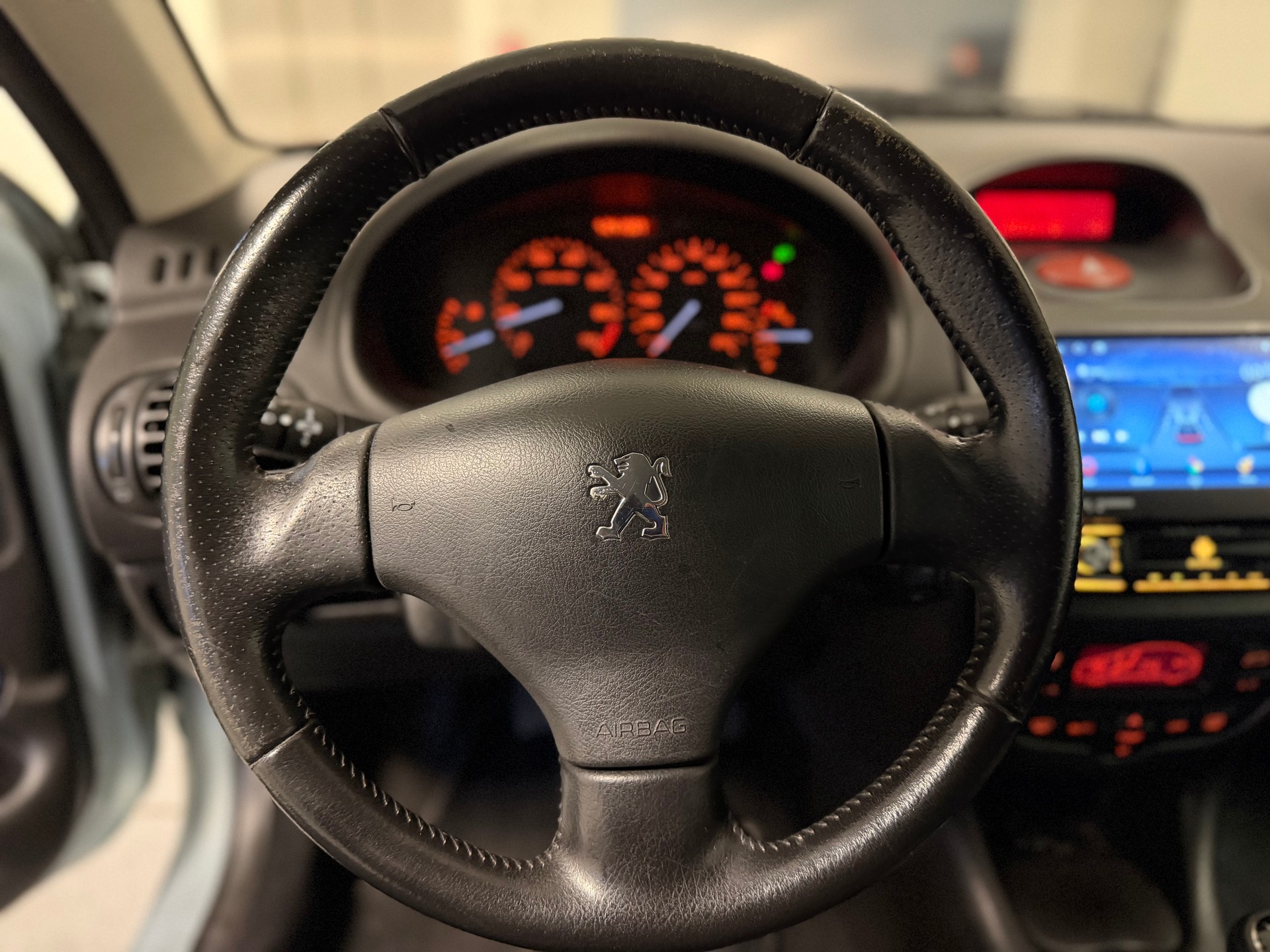 PEUGEOT 206 1.6 16V (XT) Premium-image-9