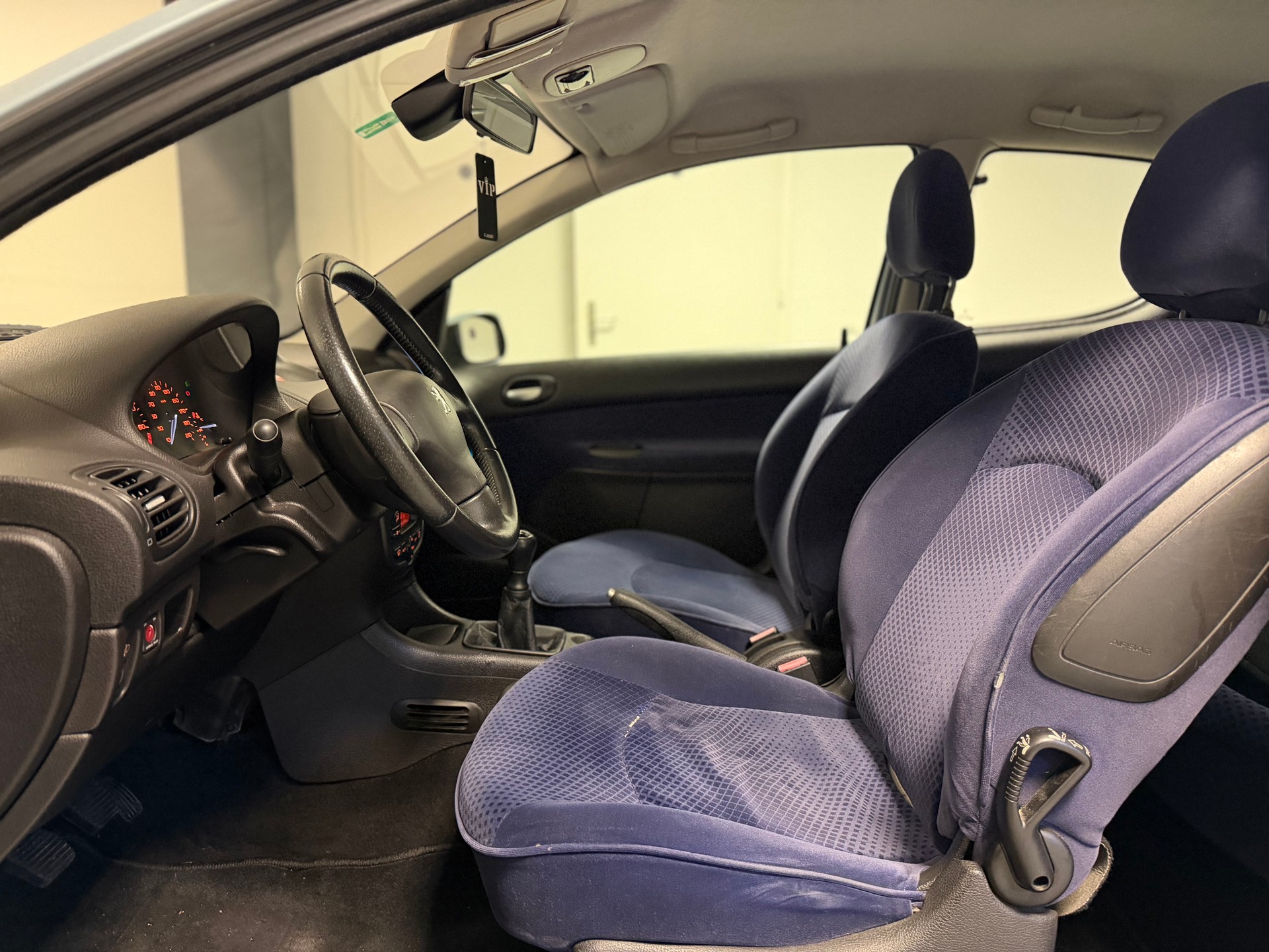 PEUGEOT 206 1.6 16V (XT) Premium-image-11
