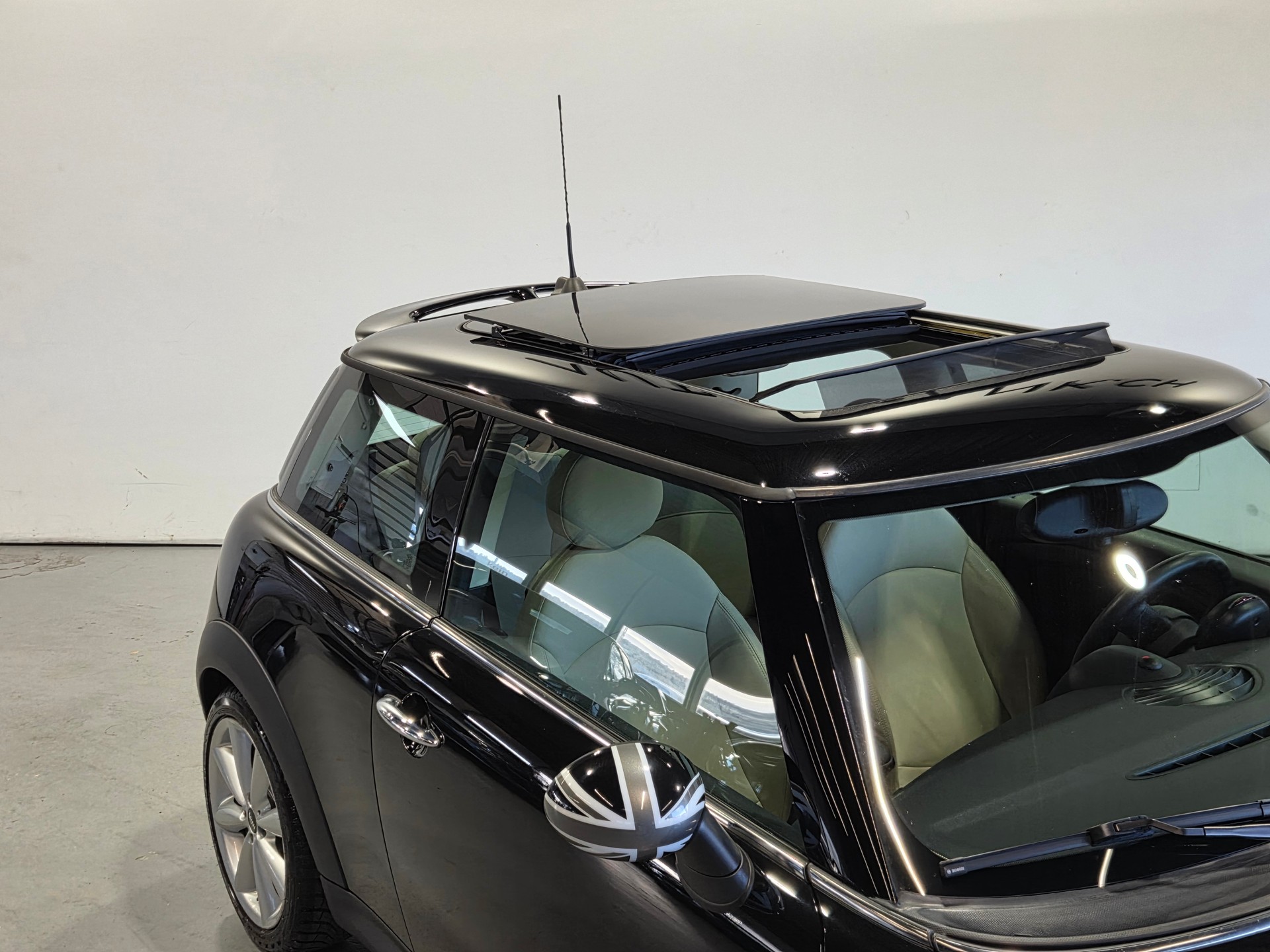 MINI Mini R56 1.6i Cooper S-showroom-element-2