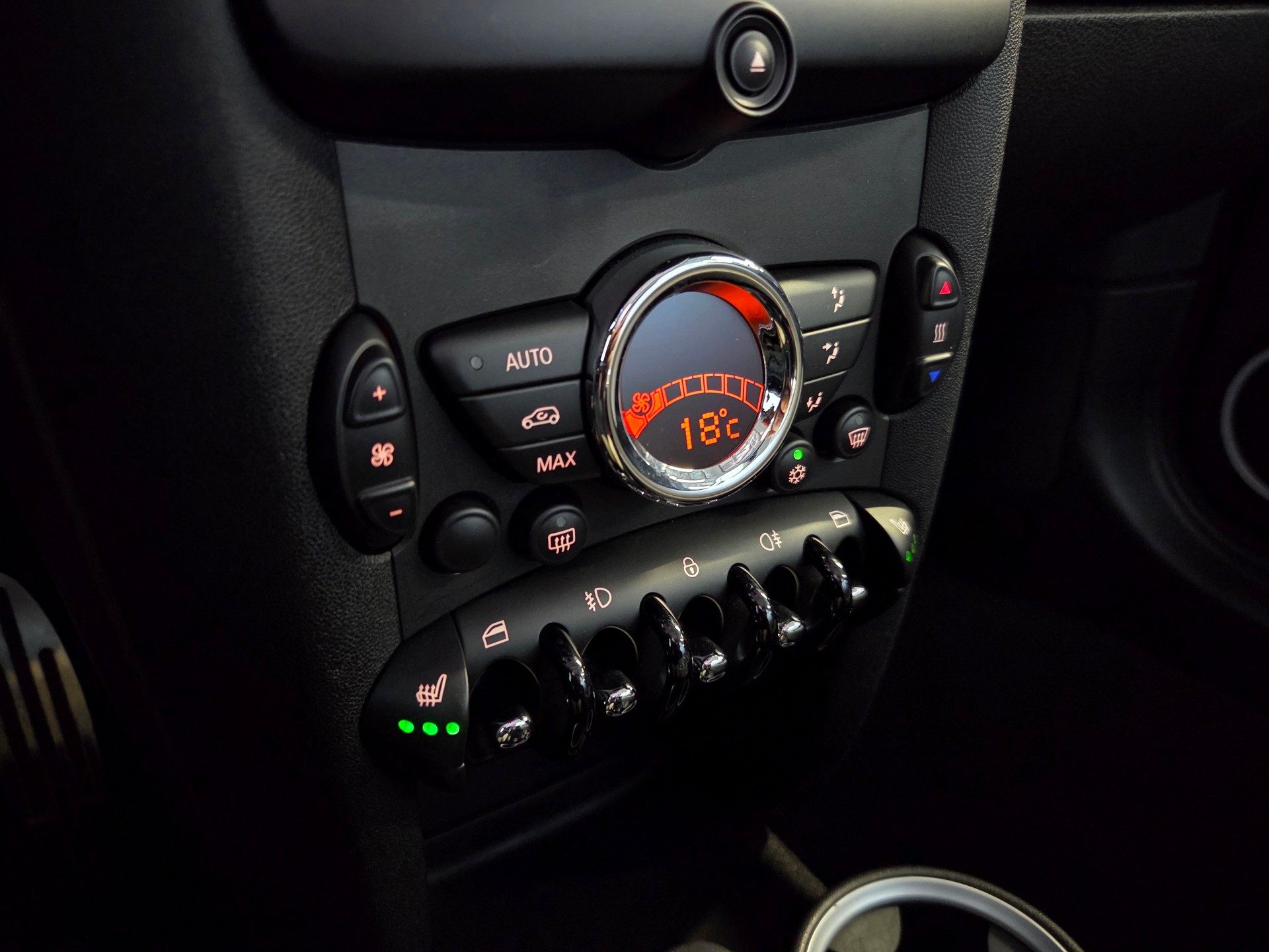 MINI Mini R56 1.6i Cooper S-image-12