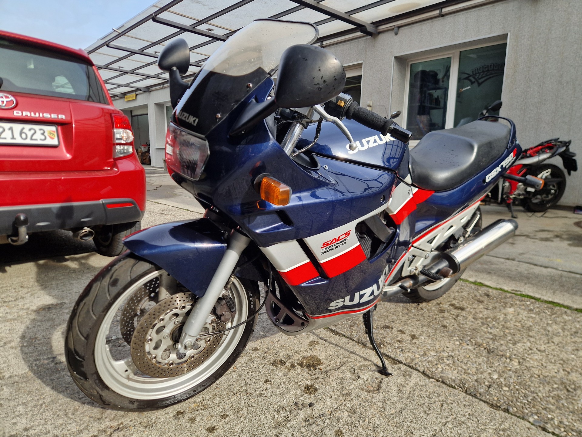 SUZUKI GSX 750 F K-image-1