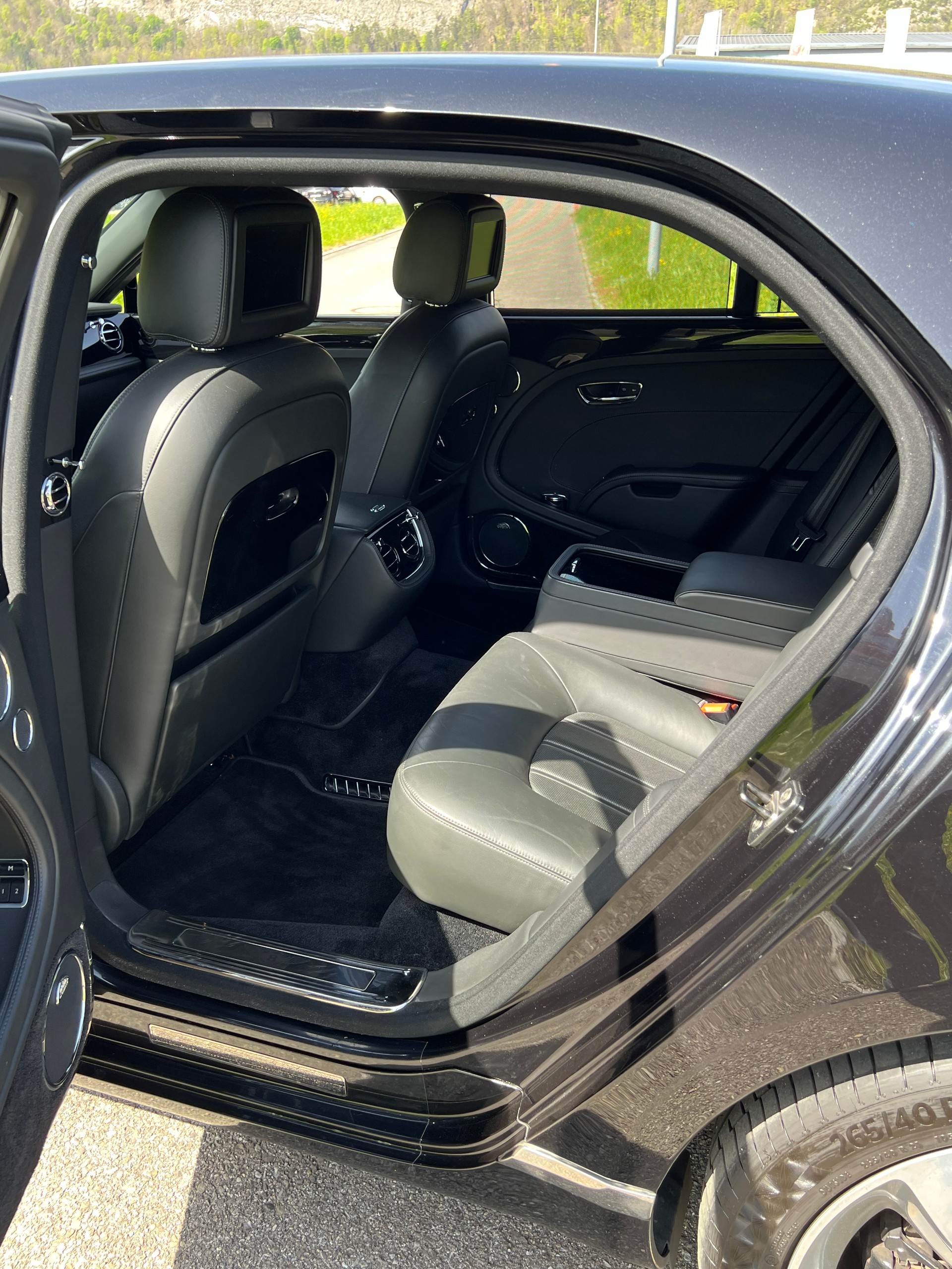 BENTLEY NEU AB MFK 10.07.2025. MULSANNE "BLACK IN BLACK" SONDERMODELL. LEASING 980.--image-24