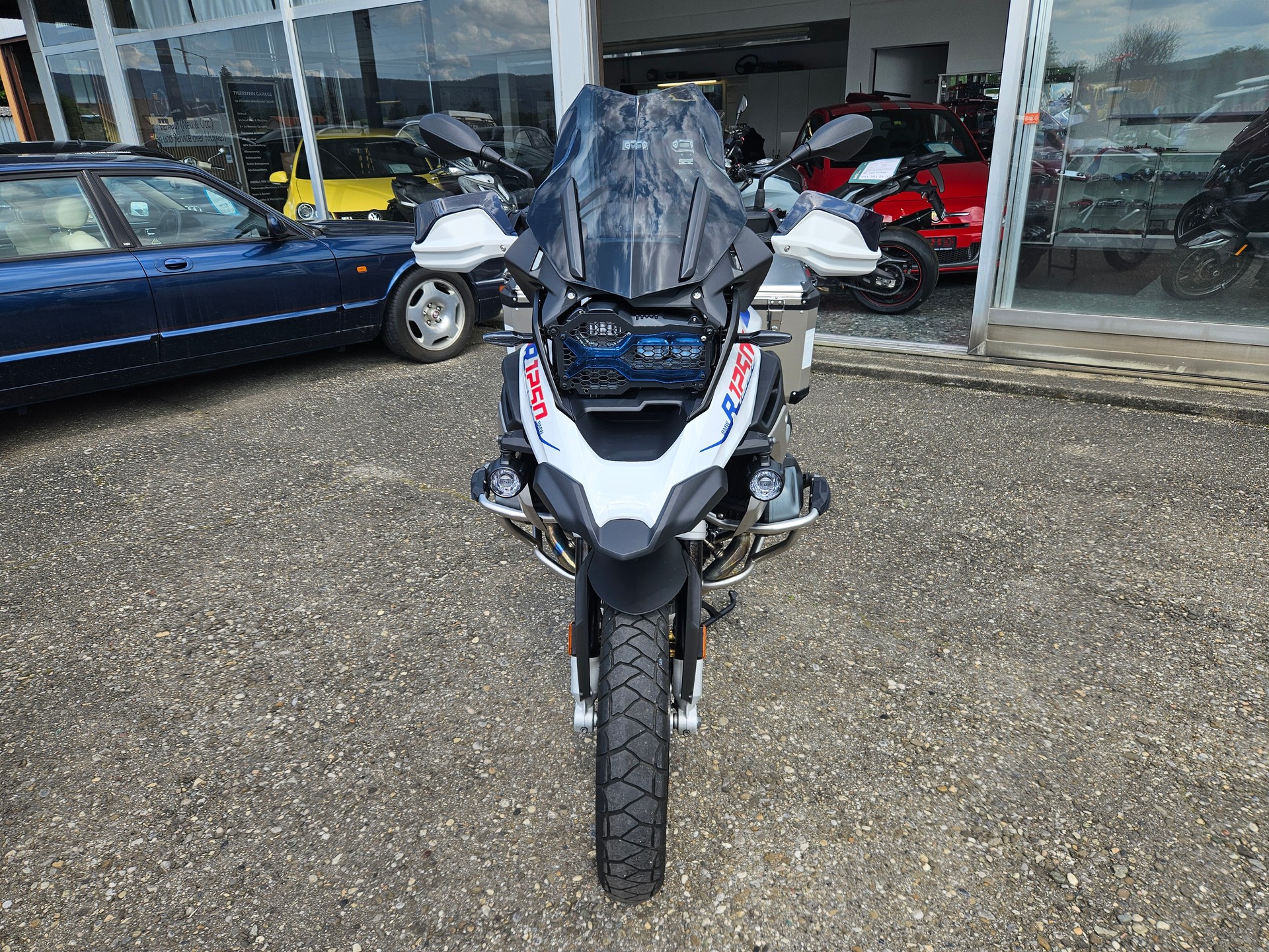BMW R 1250 GS-image-1