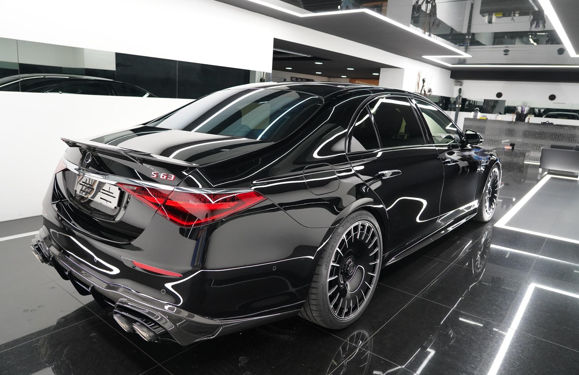 MERCEDES-BENZ S 63 AMG E Perf. Business BRABUS-showroom-element-3