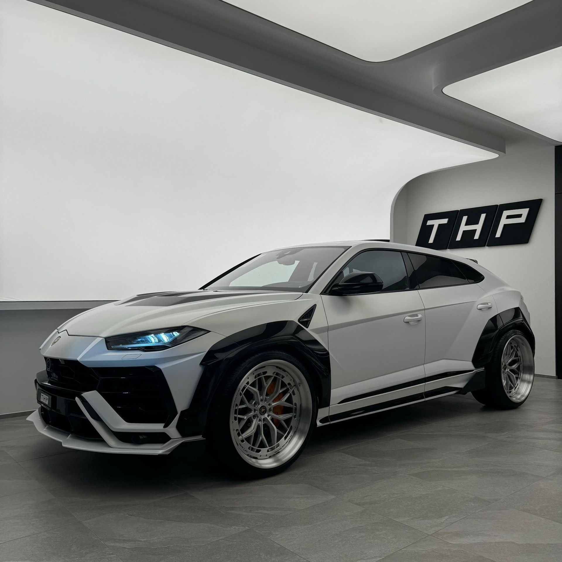 LAMBORGHINI Urus E-Gear Widebody Unikat