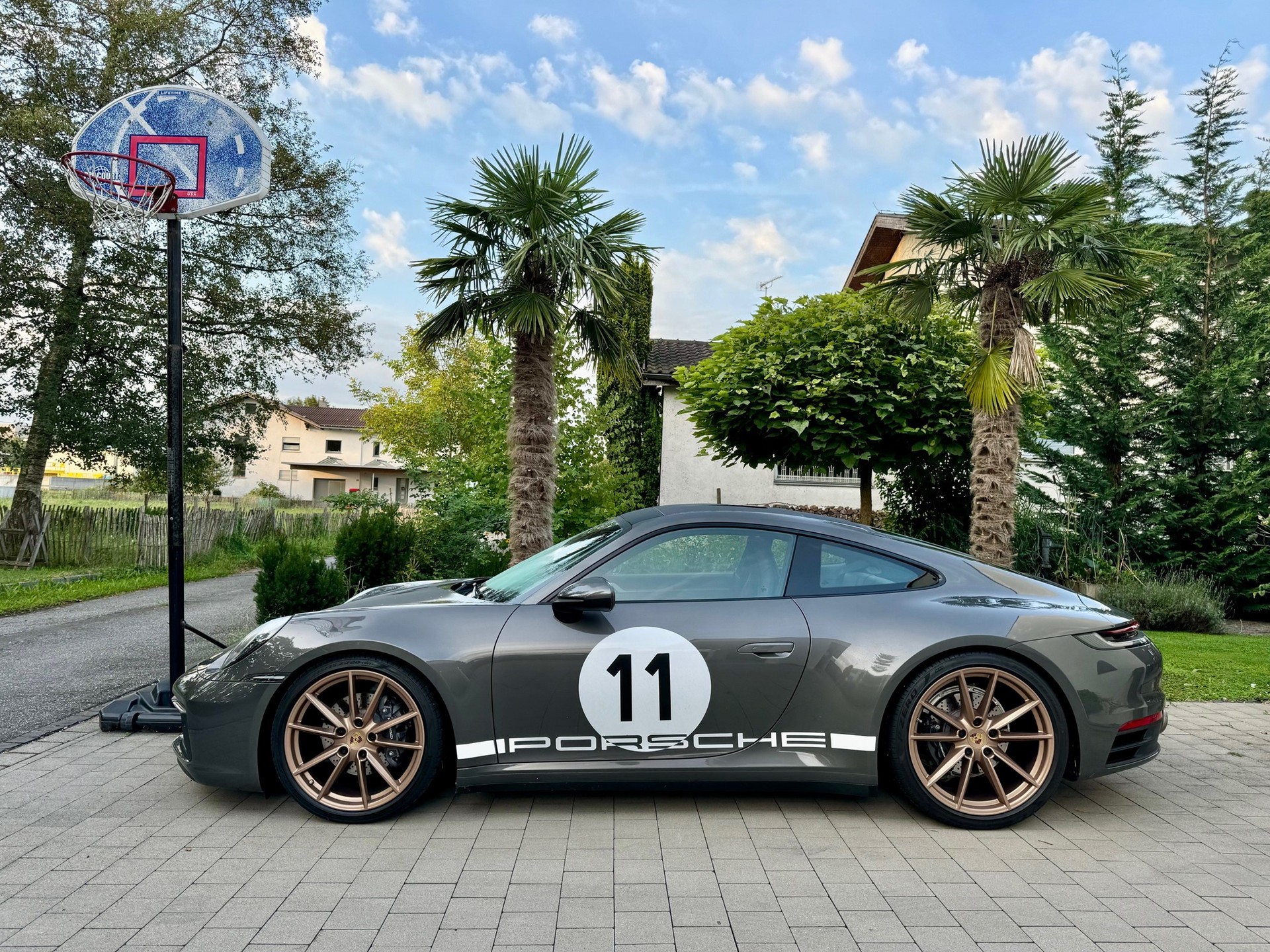 PORSCHE 911-image-1
