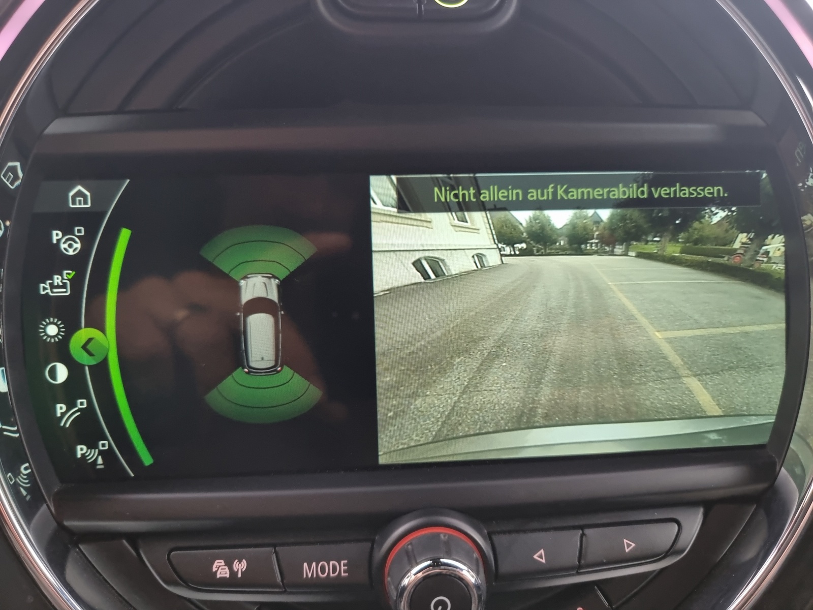 MINI Mini Countryman Cooper SD ALL4 Steptronic-image-12