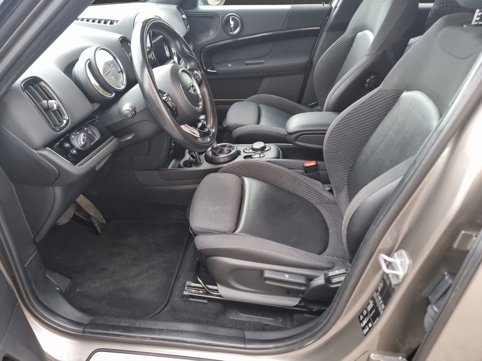 MINI Mini Countryman Cooper SD ALL4 Steptronic-image-8