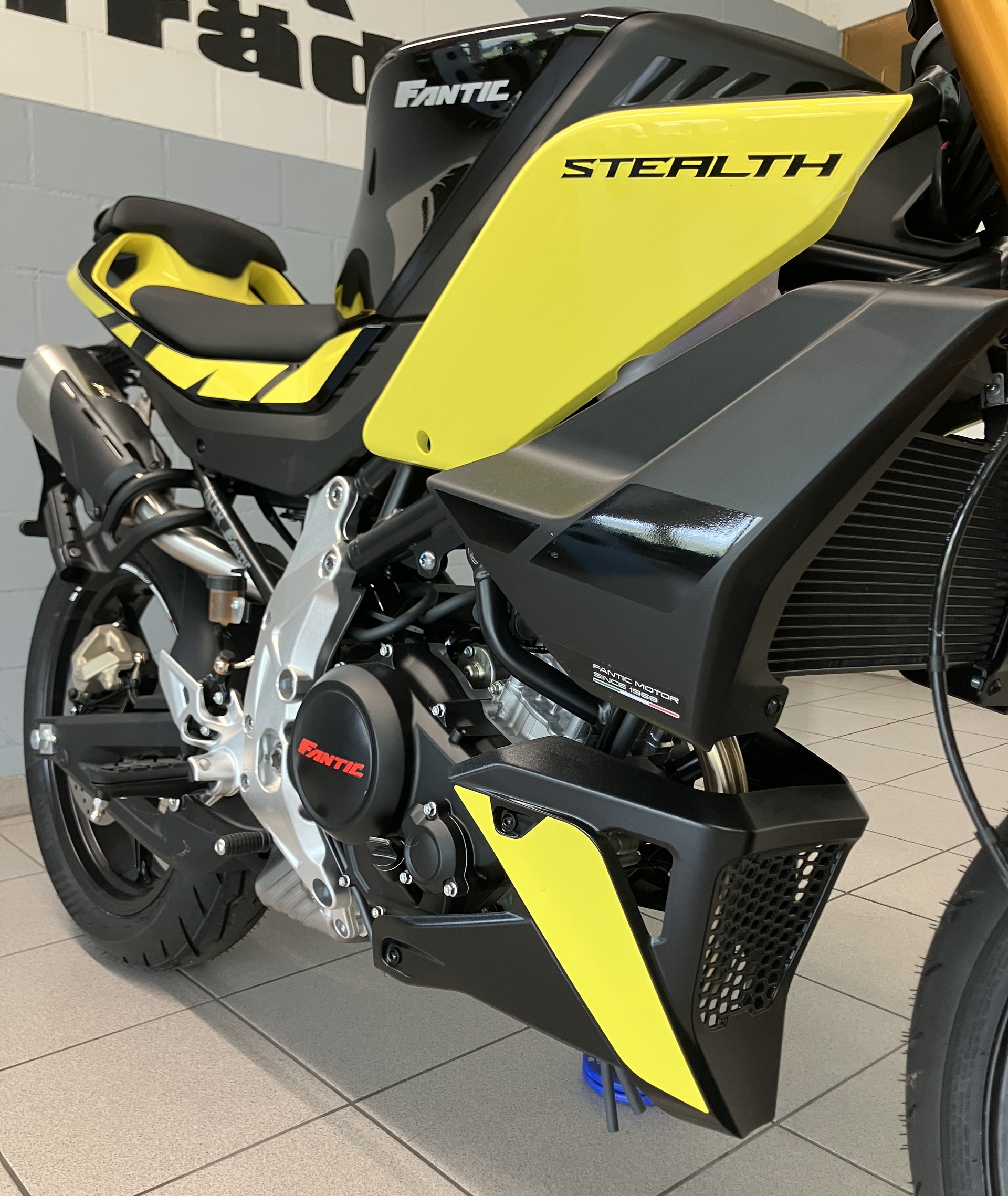 FANTIC STEALTH 125-image-4