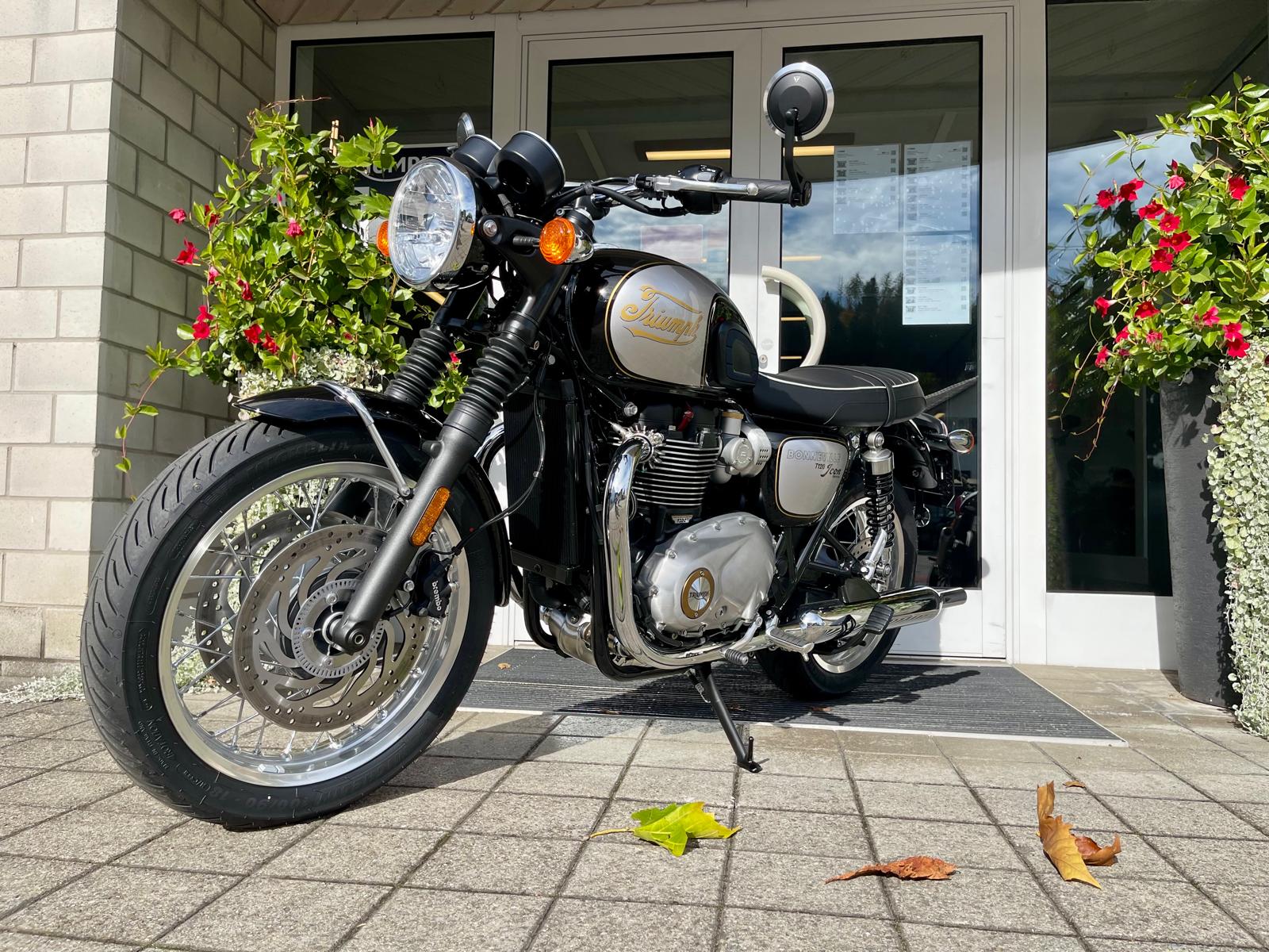 TRIUMPH Bonneville T120 Icon Edition-image-2