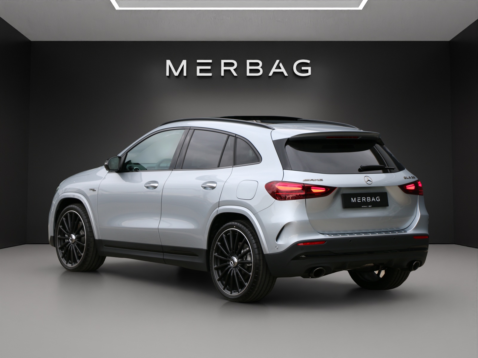 MERCEDES-BENZ GLA 35 AMG 4MATIC-image-2